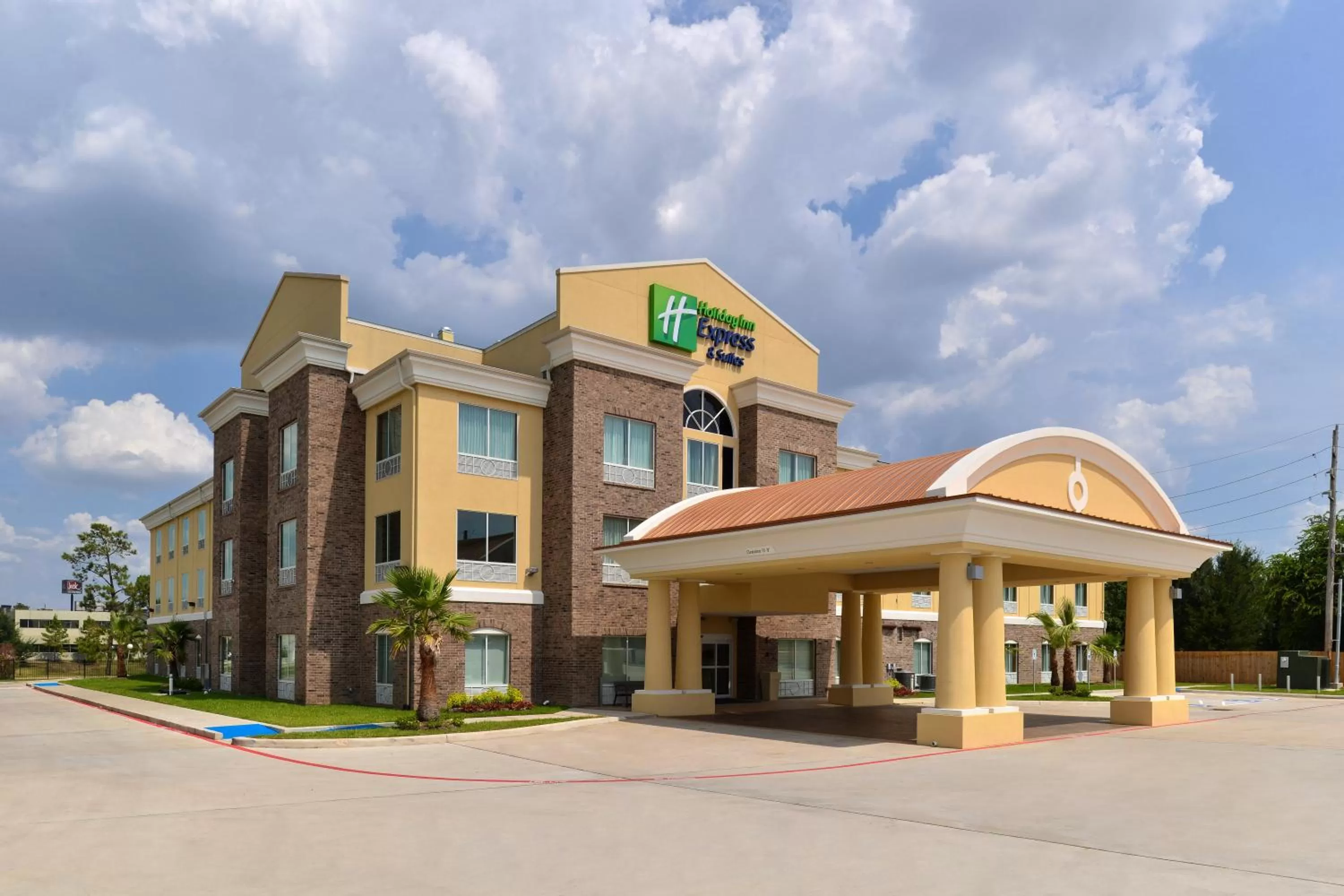 Property building in Holiday Inn Express Tomball by IHG