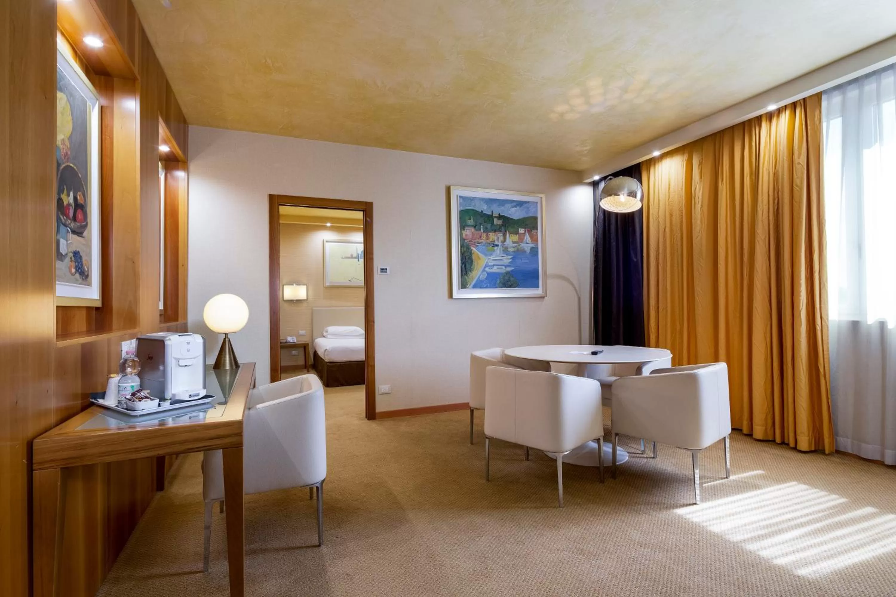 Living room in Crowne Plaza Padova by IHG