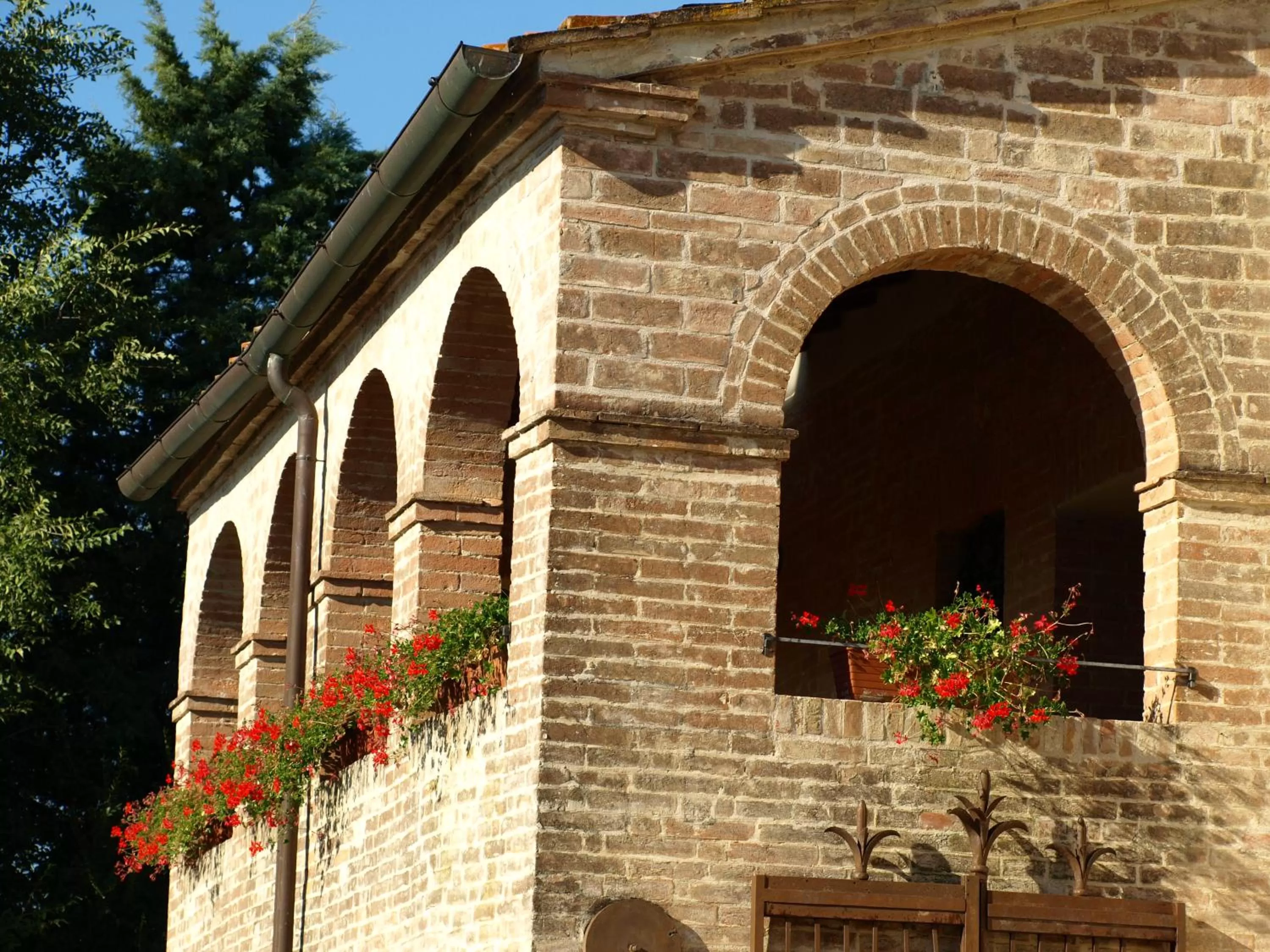 Decorative detail in Il Canto del Sole