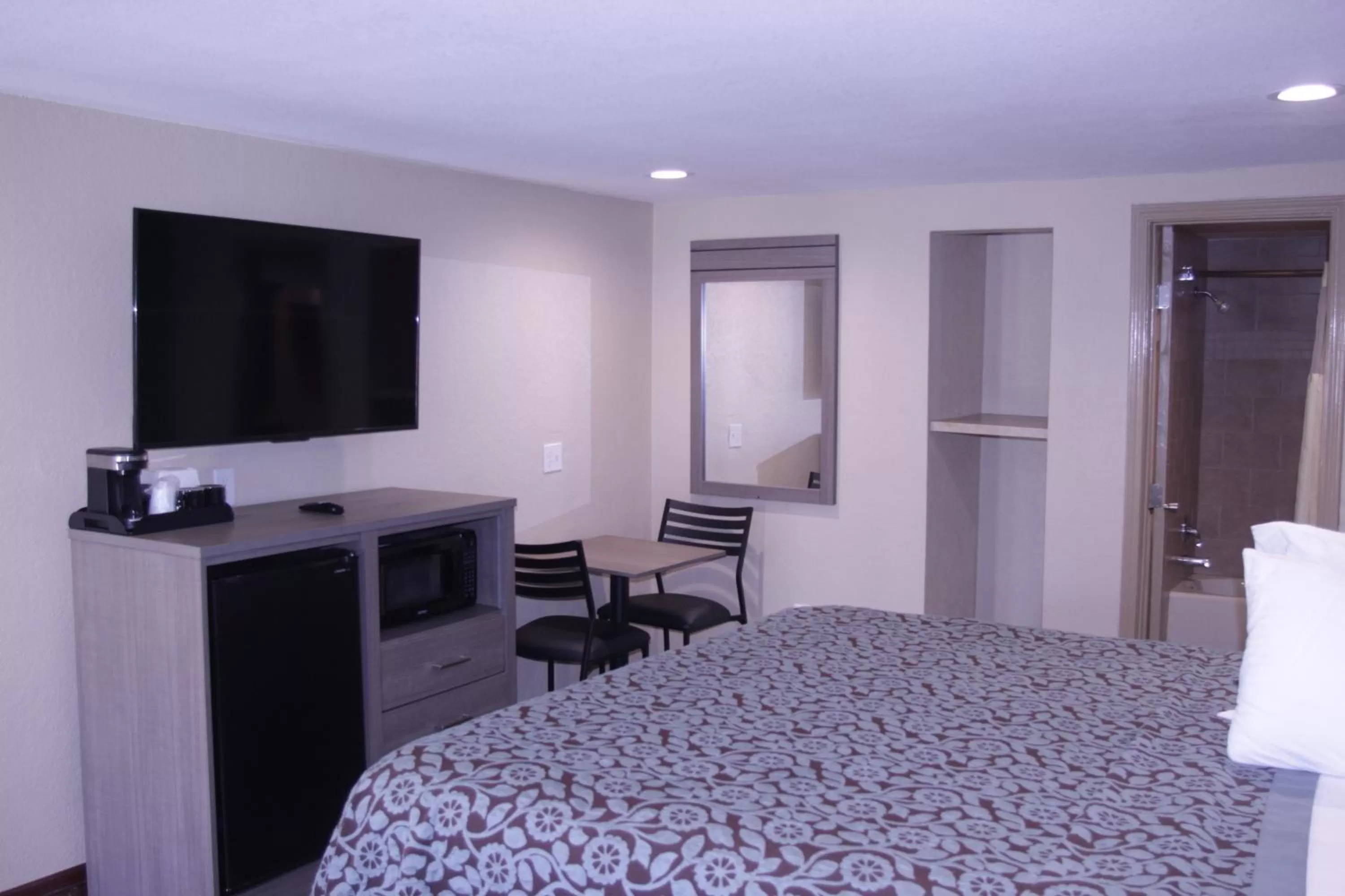 Bed in Americas Best Value Inn Port Aransas