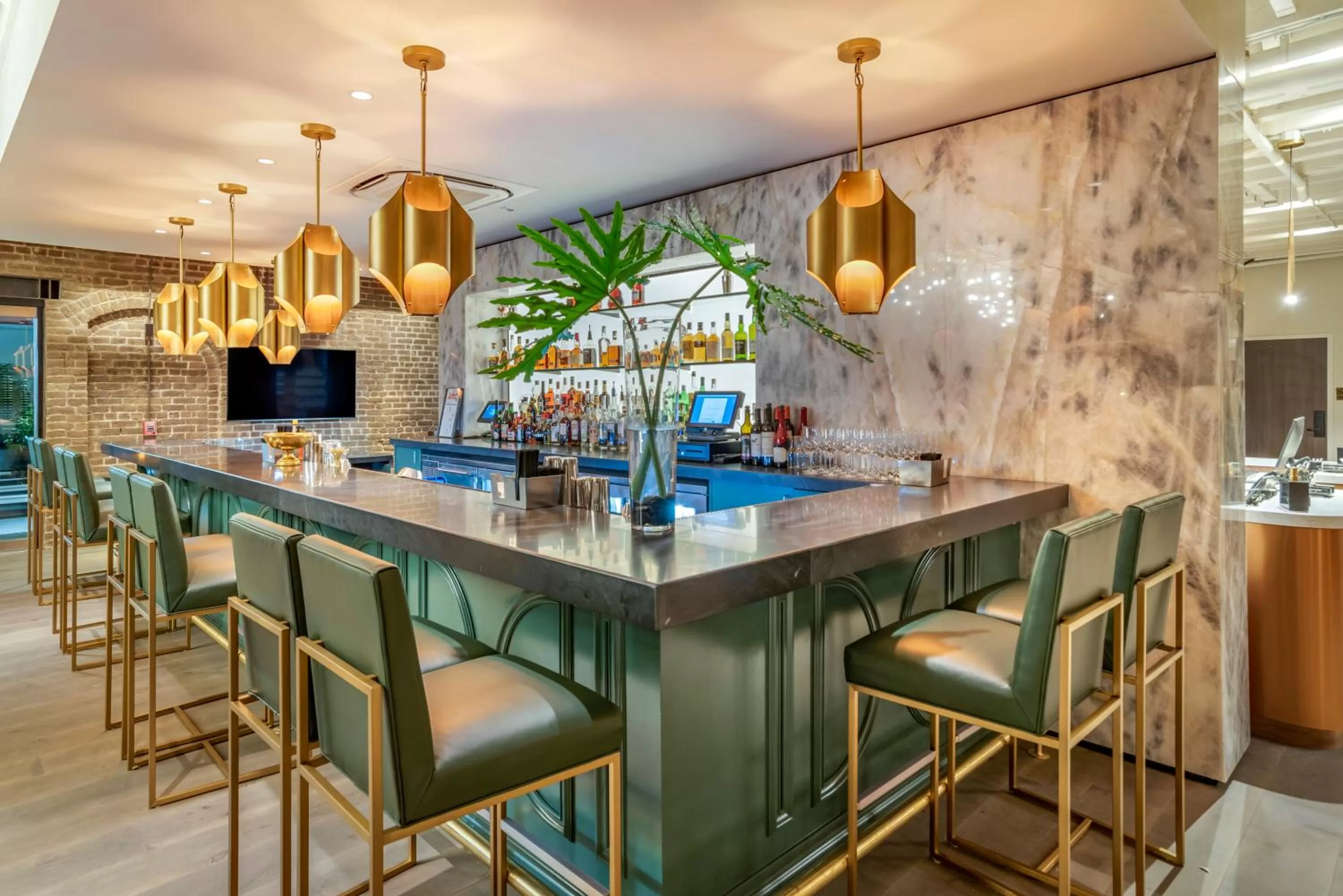 Lounge or bar in ONE11 Hotel