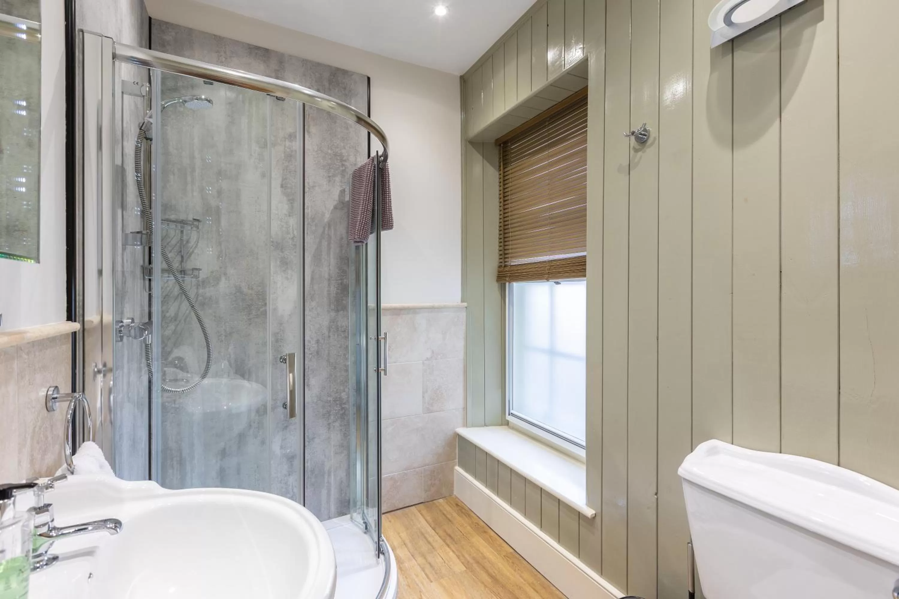 Bathroom in The Black Swan Inn