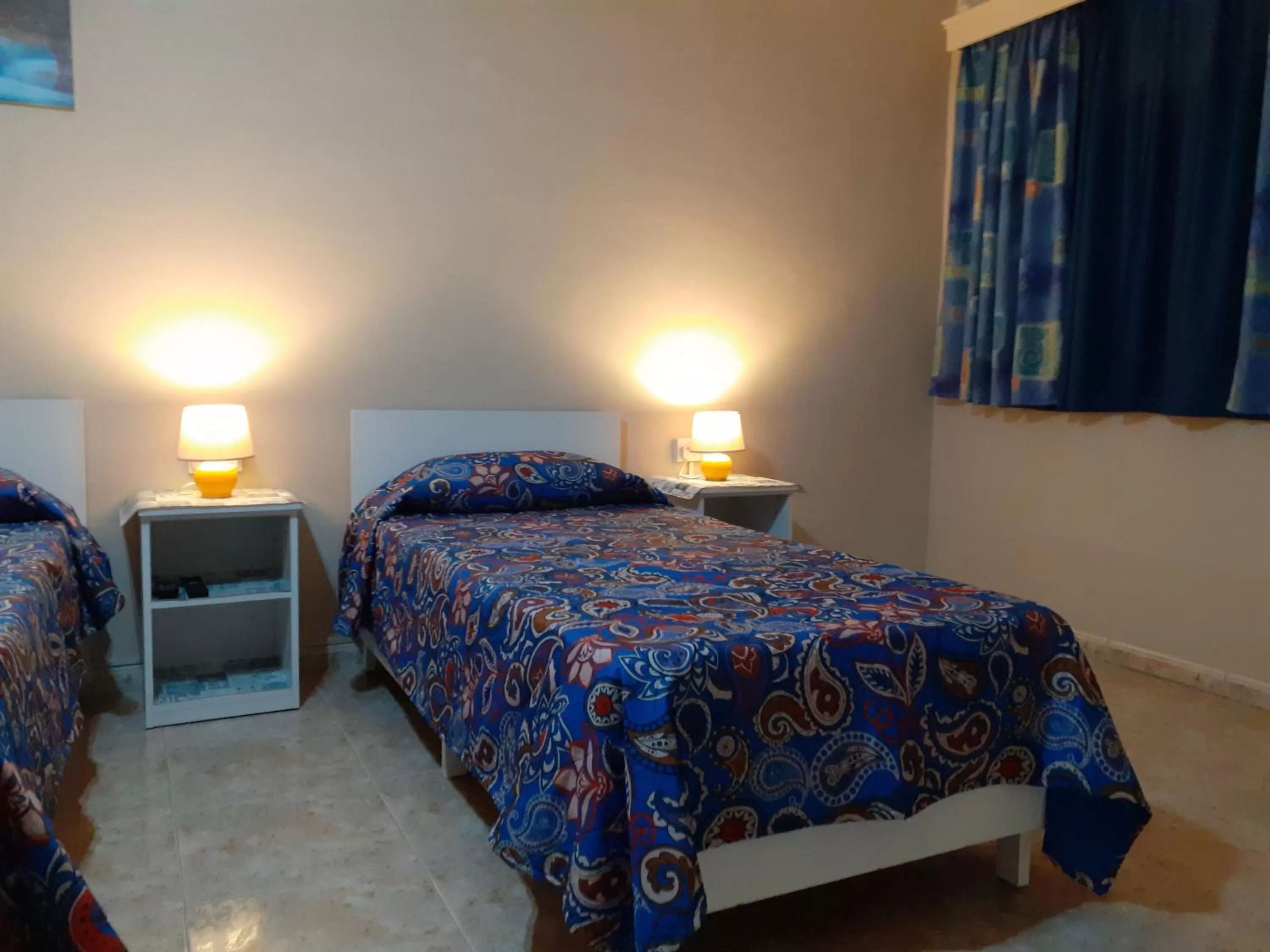 Bed in Black Gold Private Room