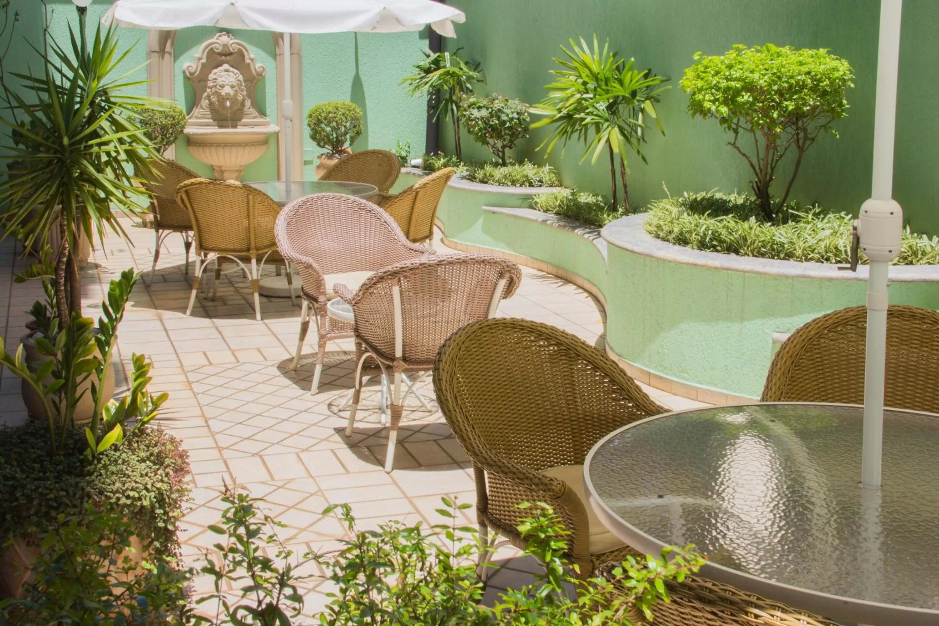 Patio in L'Opera Hotel
