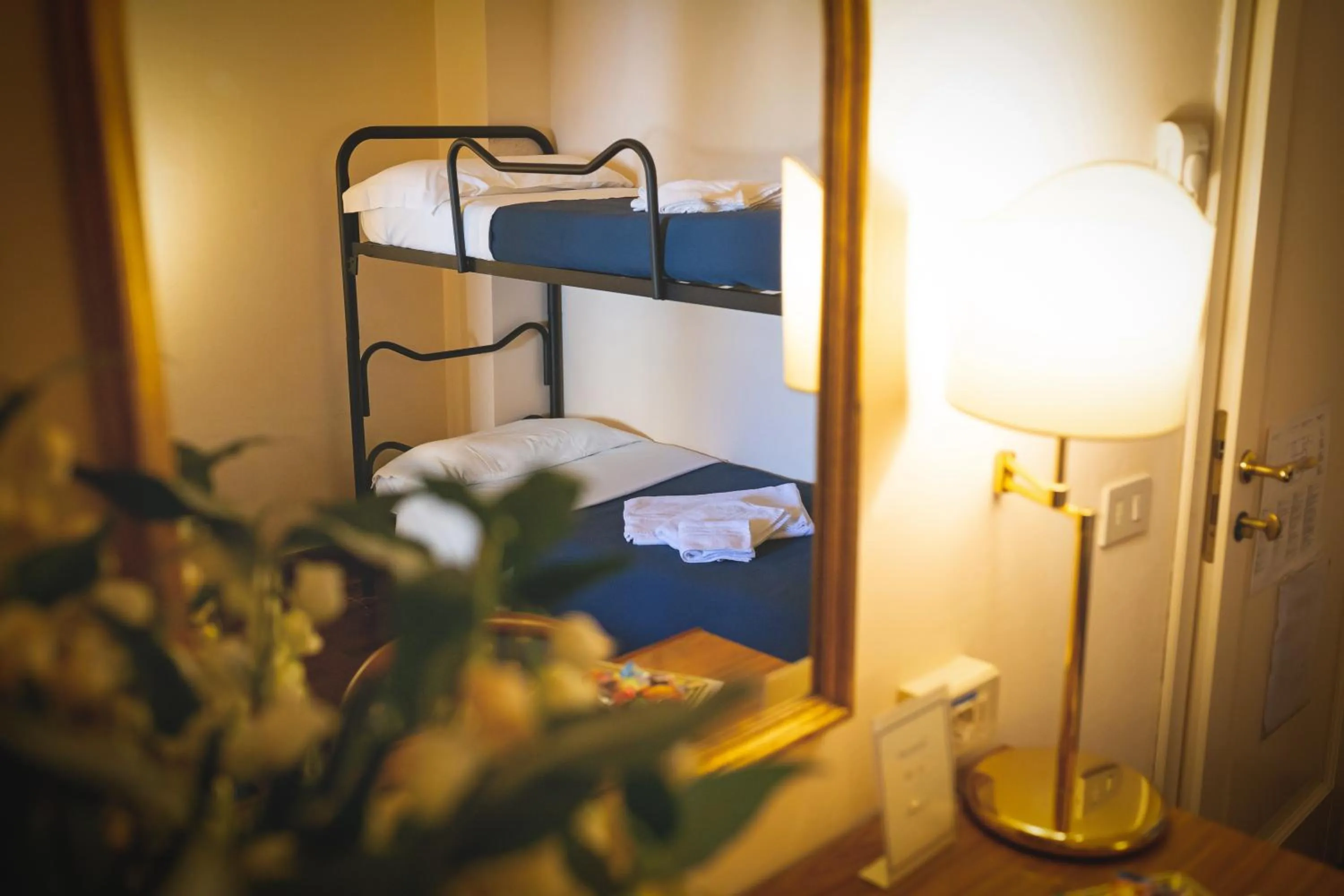 bunk bed, Bed in Hotel Posta