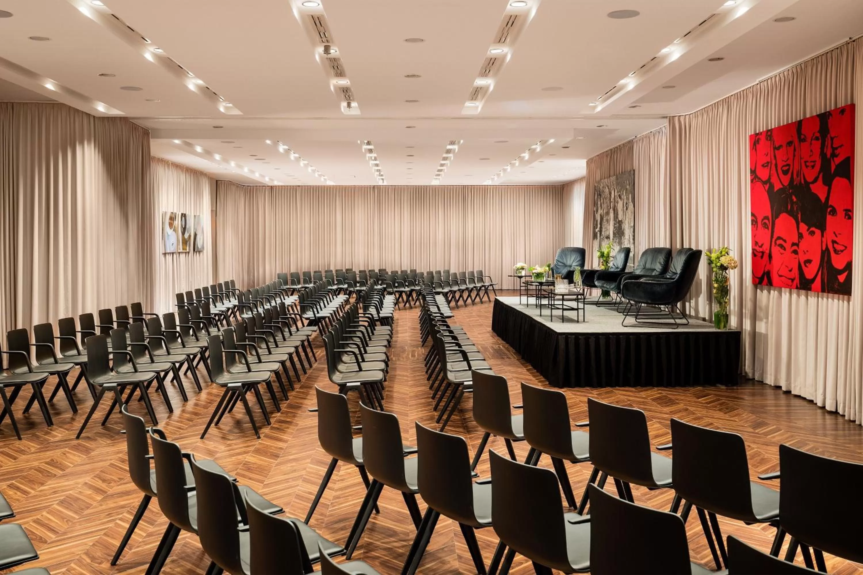 Meeting/conference room in Le Méridien Vienna