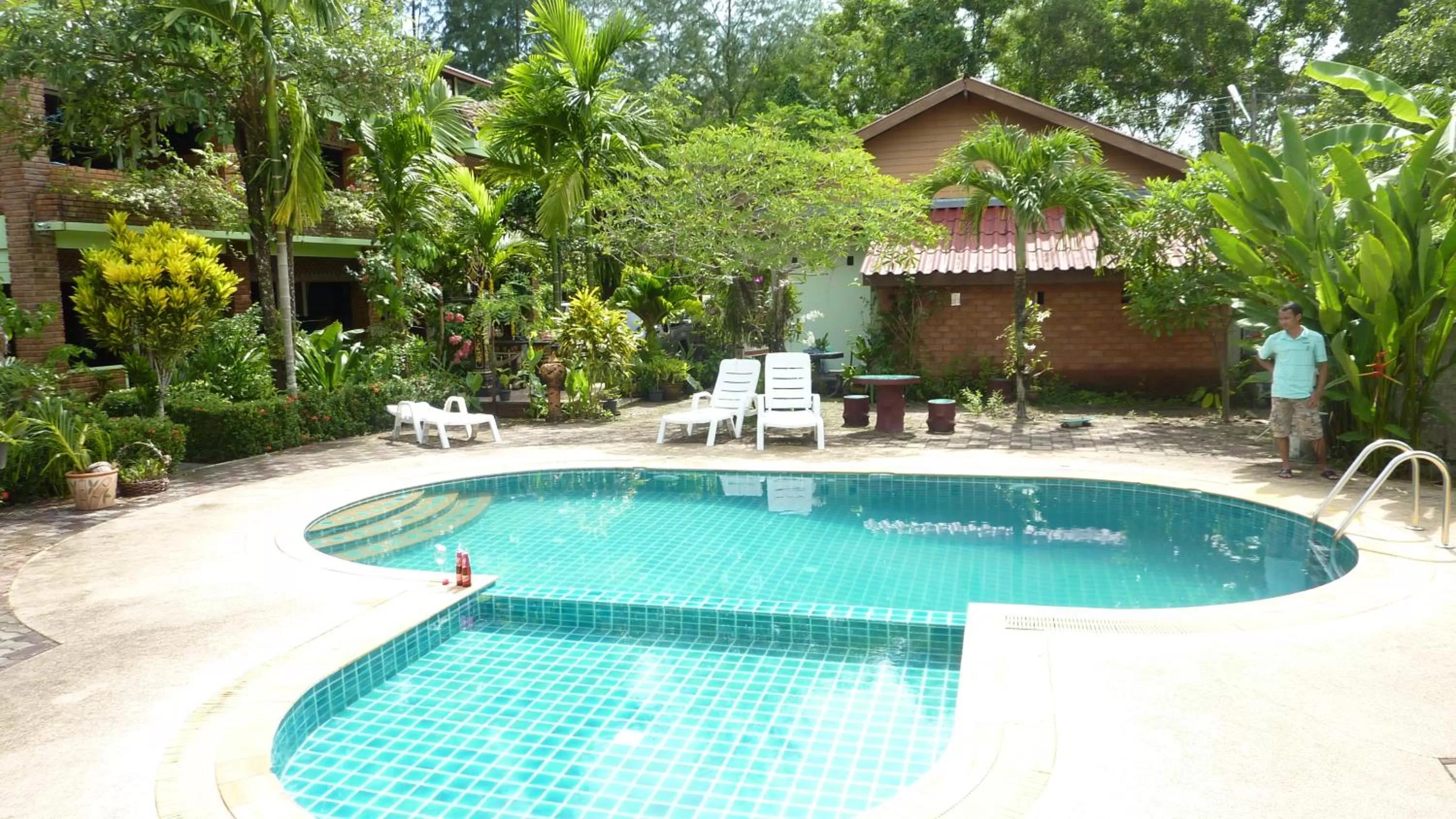 Swimming pool in Ladda Resort