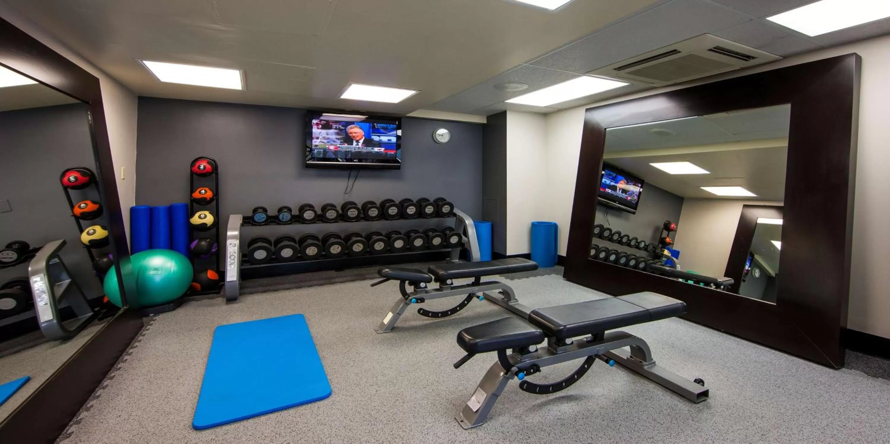Fitness centre/facilities in DoubleTree by Hilton Alana - Waikiki Beach