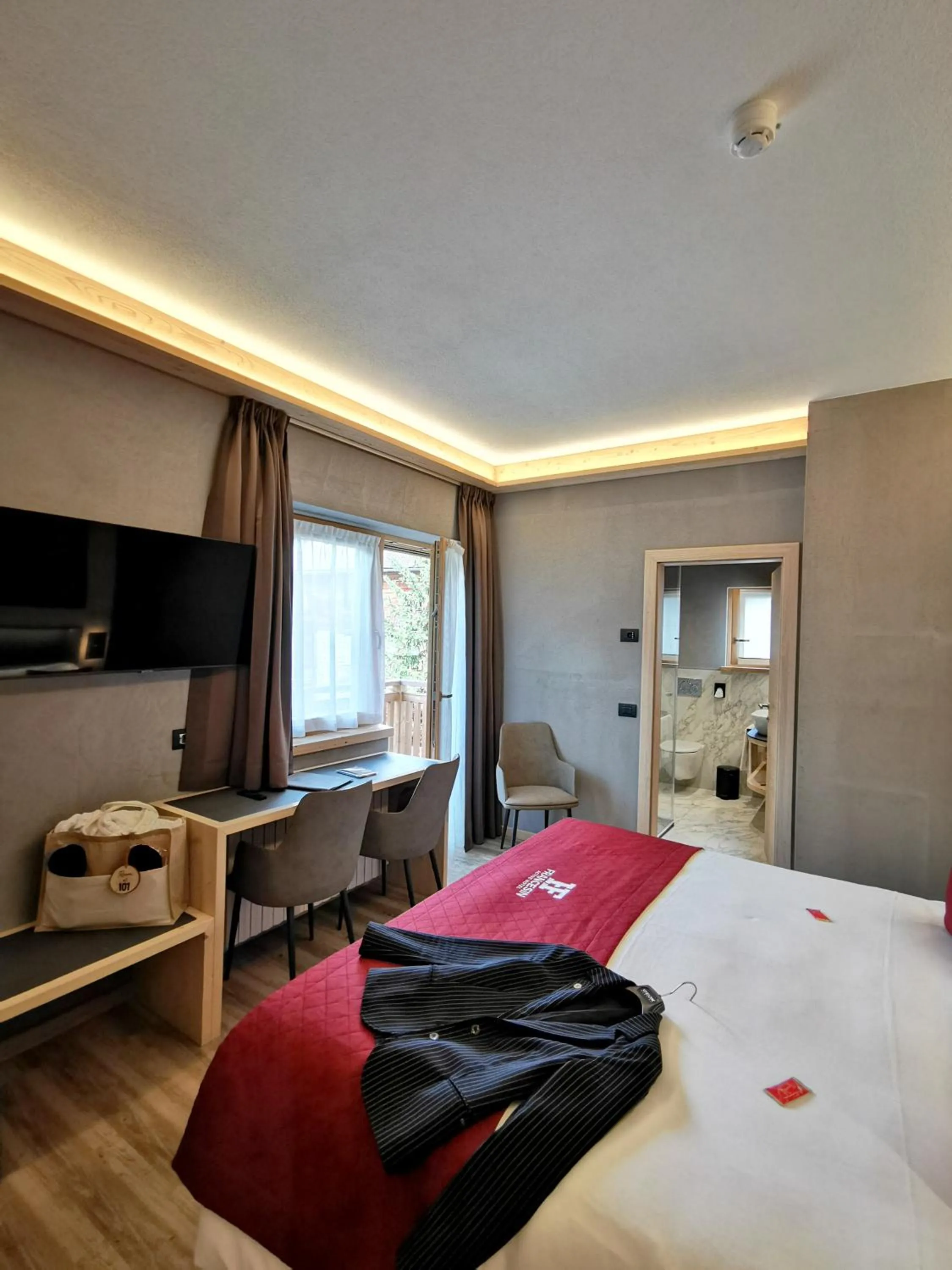 Photo of the whole room, Bed in Francesin Active Hotel