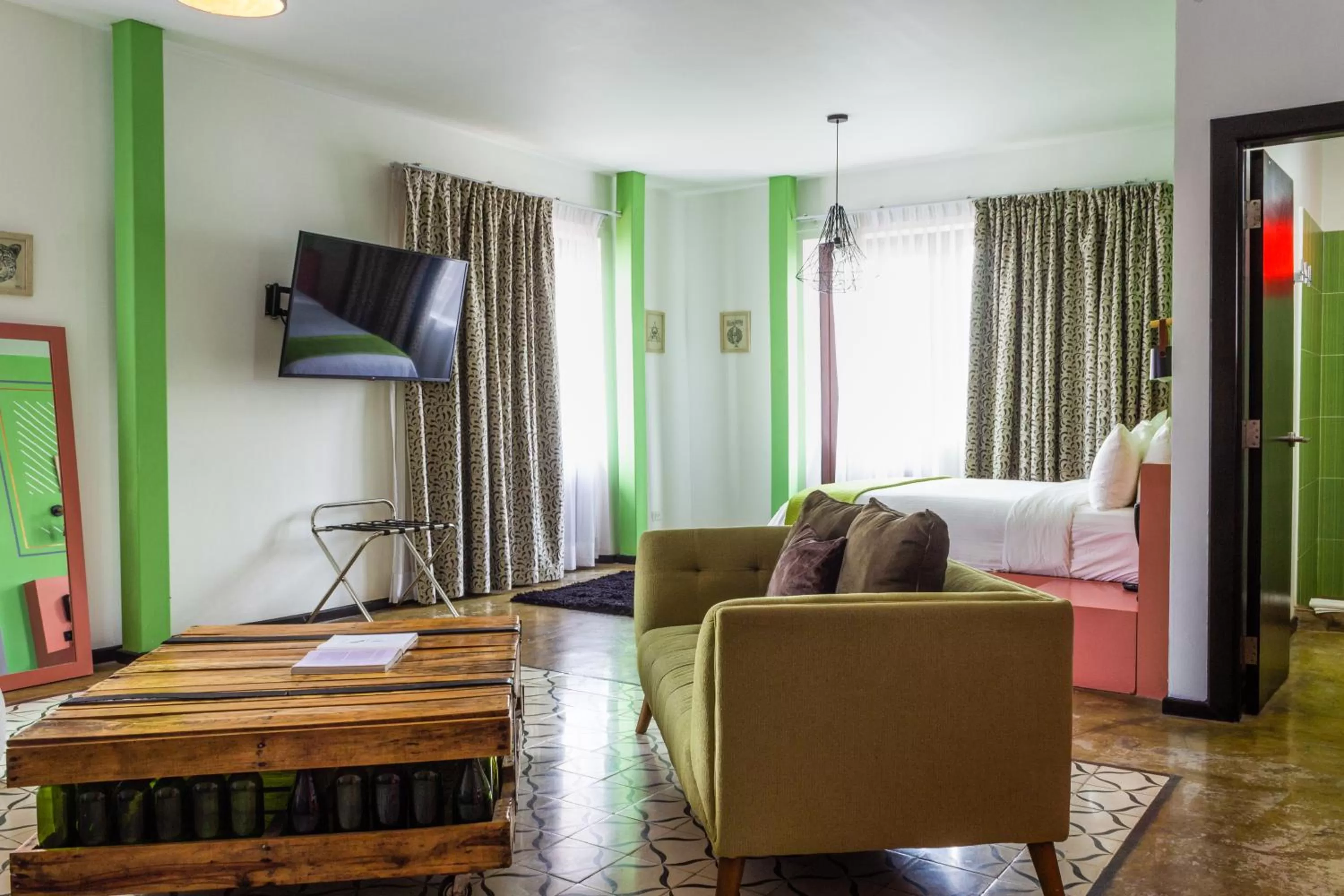 Bed in Tantalo Hotel - Kitchen - Roofbar