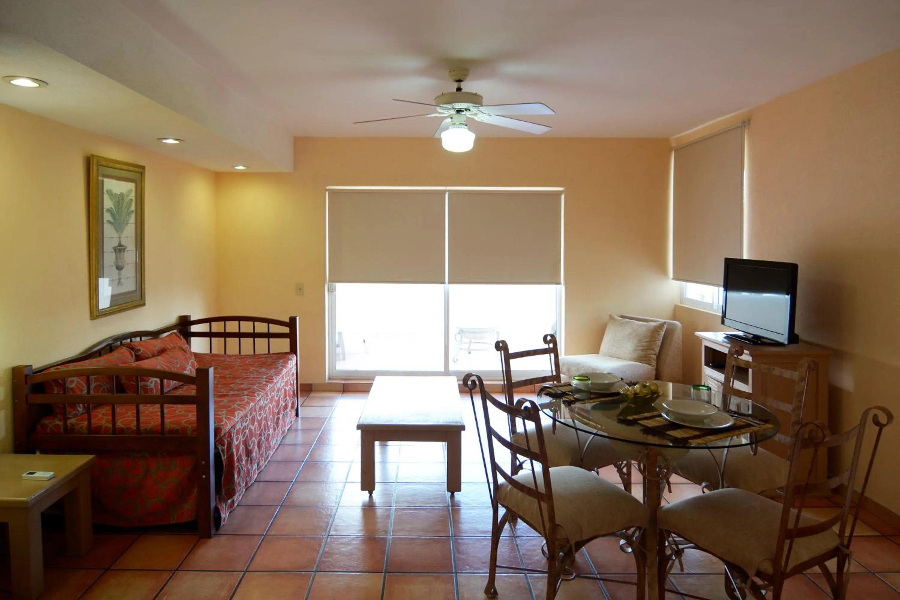 Dining area in Suites Las Palmas