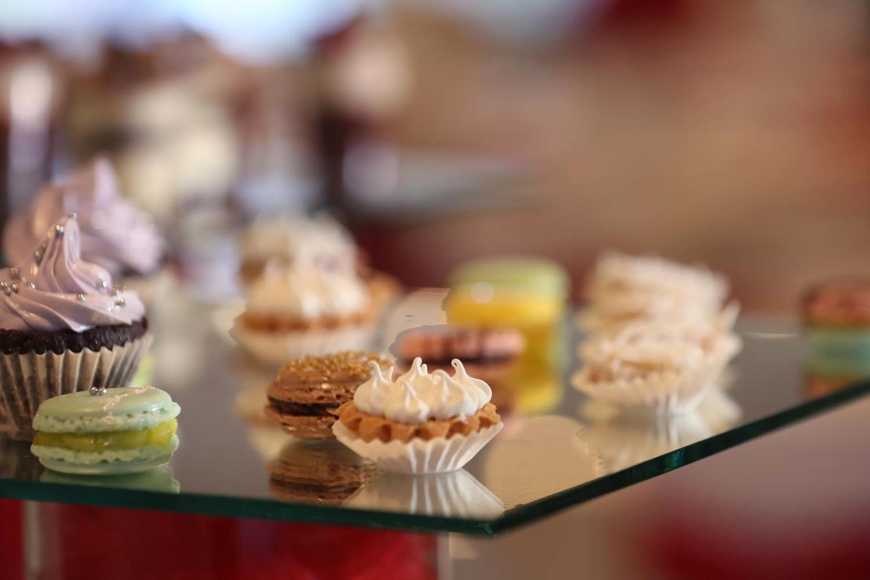 Restaurant/places to eat in Hotel Reina Isabel