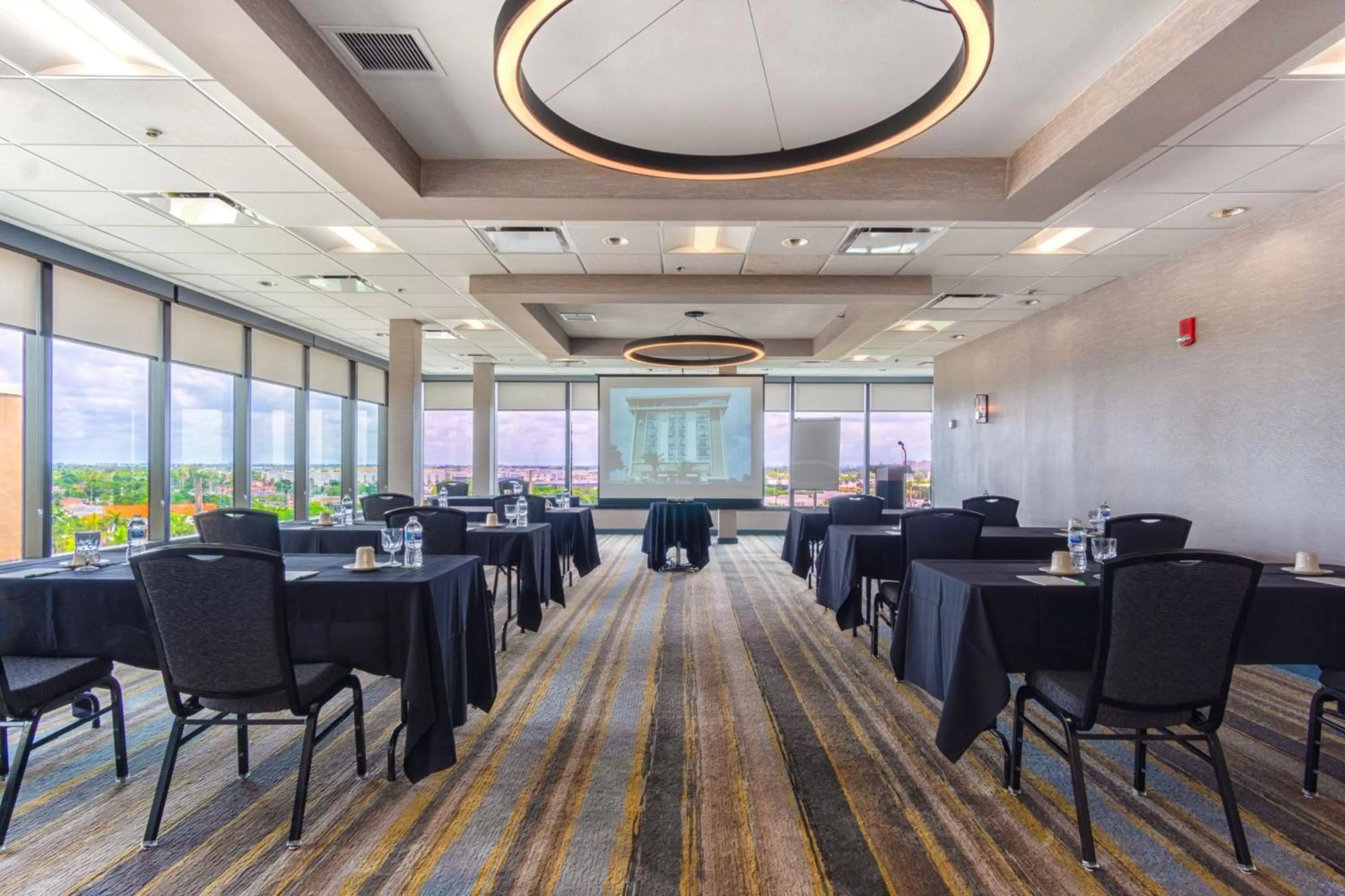 Meeting/conference room in Holiday Inn Miami International Airport by IHG