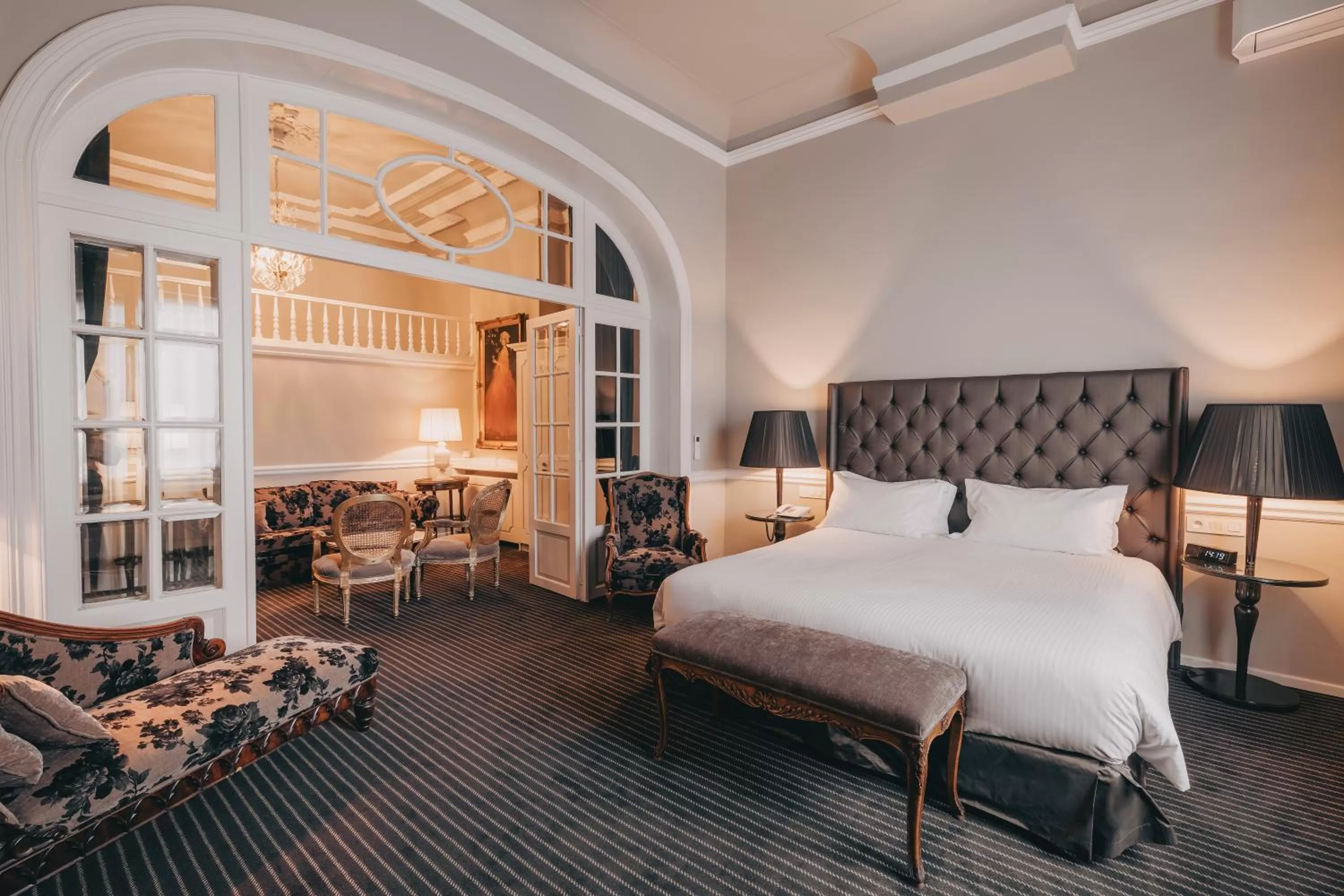 Bed in Hotel Manos Premier