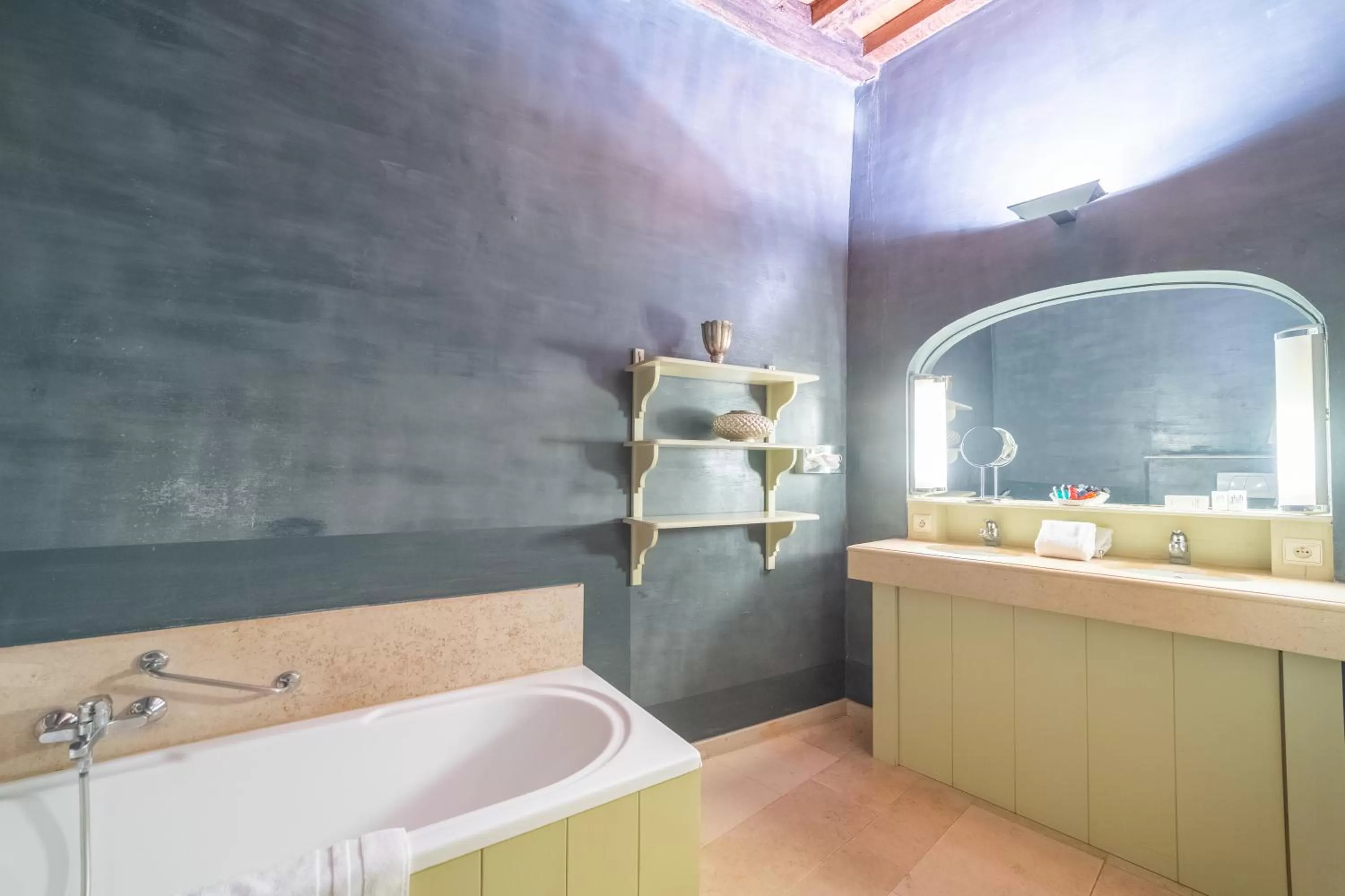 Bathroom in Canal View Hotel Ter Brughe by CW Hotel Collection