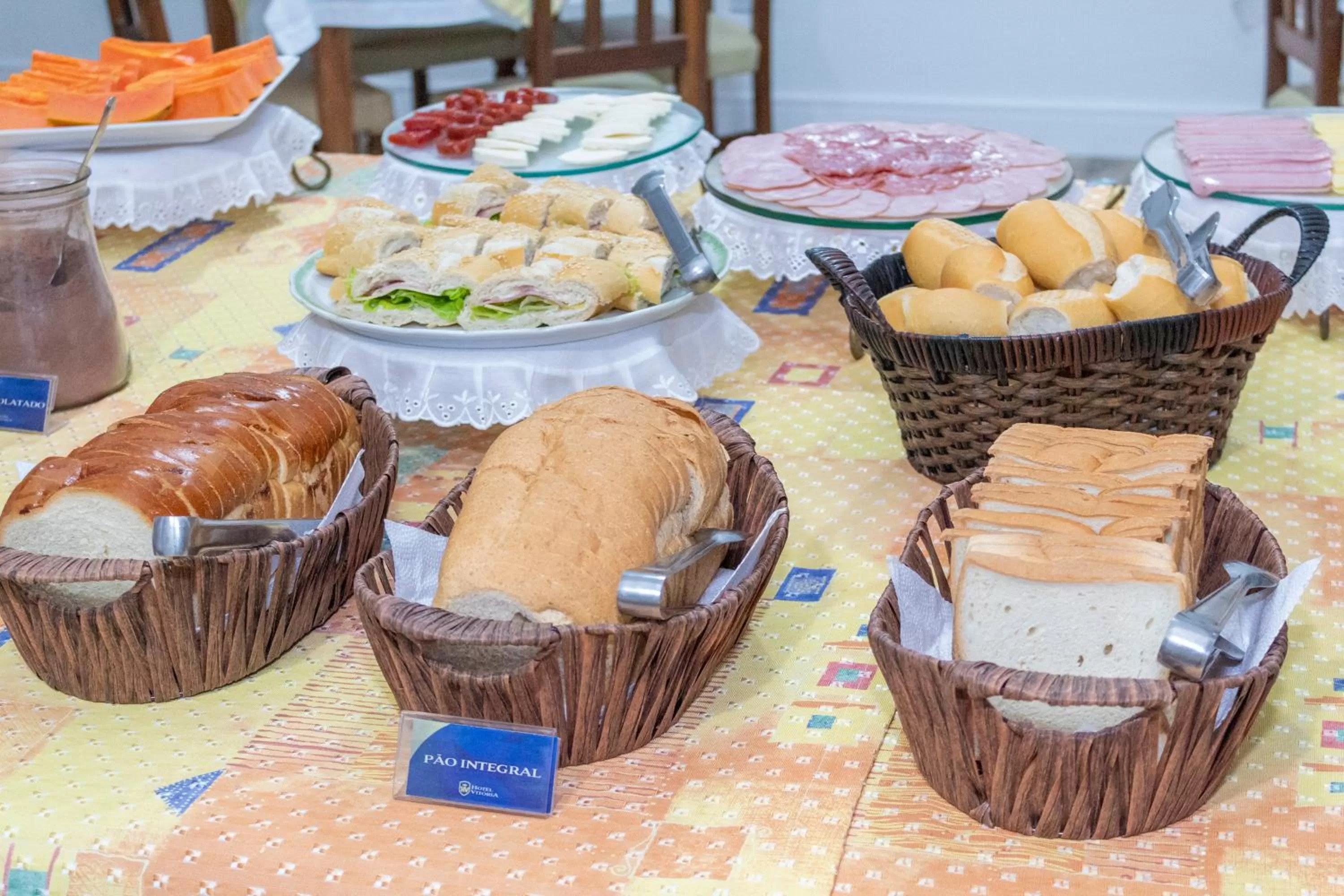 Restaurant/places to eat in Hotel Vitoria - Itajaí