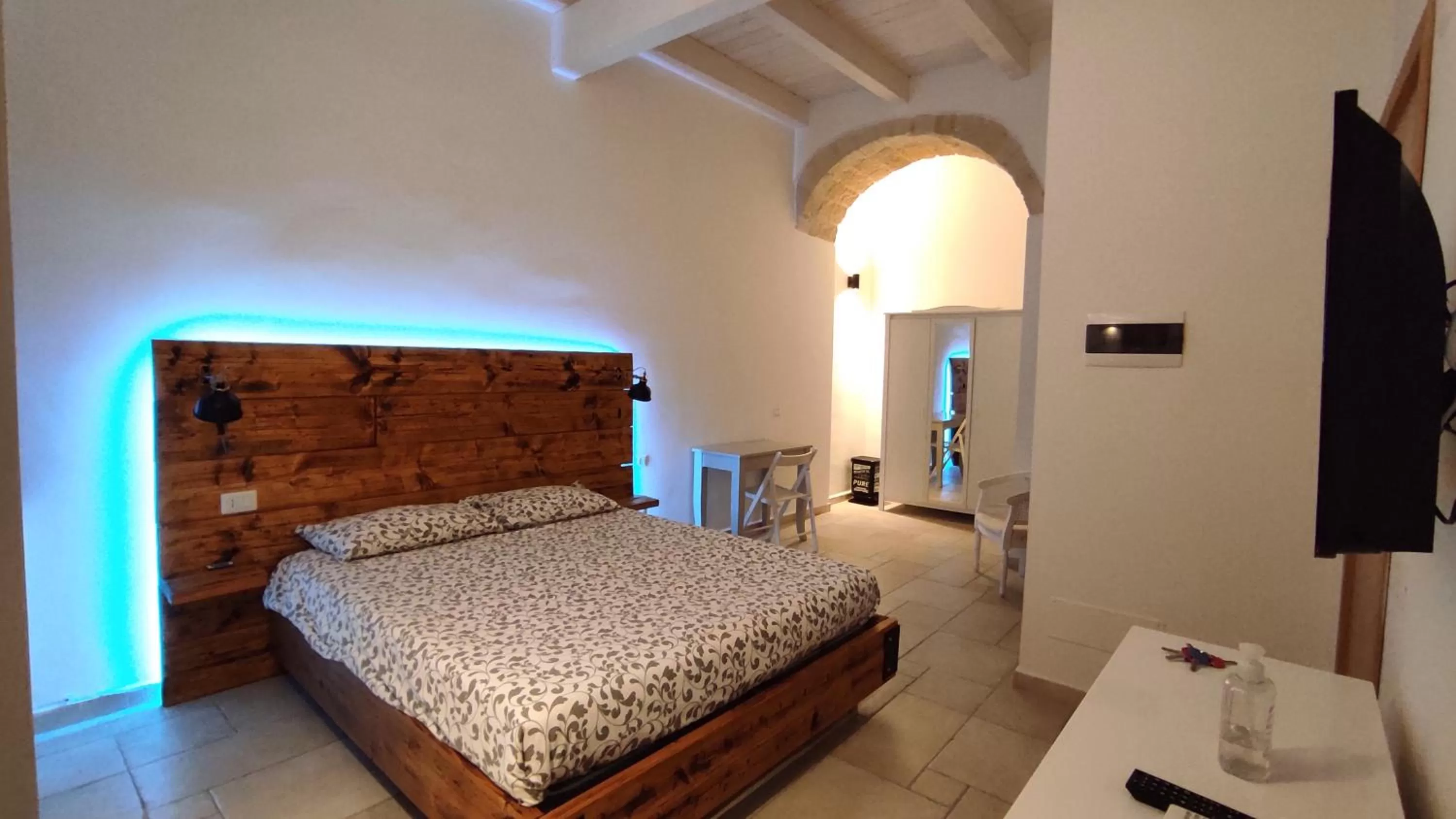 Bedroom, Bed in ''B&B Santa Rita Corato fitta camere''