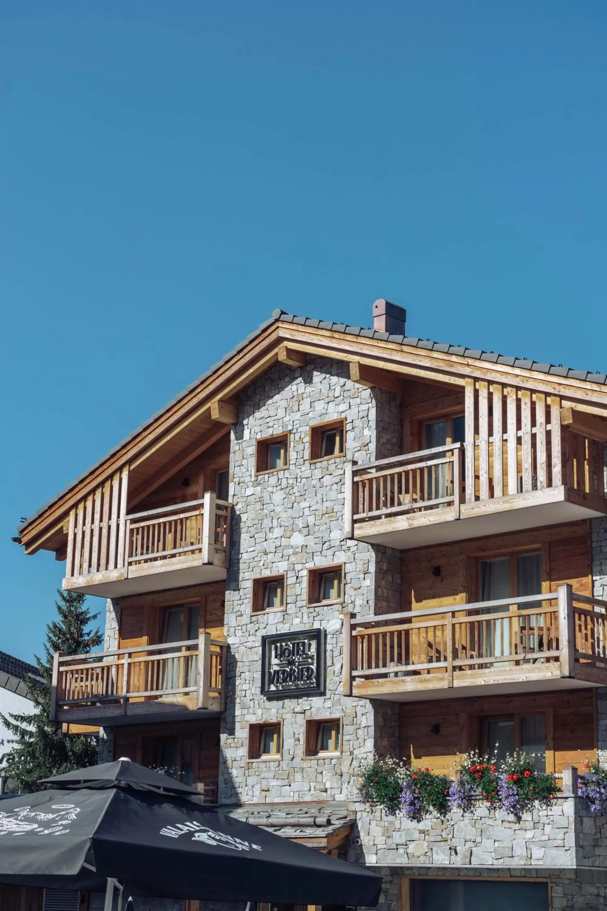 Property building in Hôtel de Verbier SUP