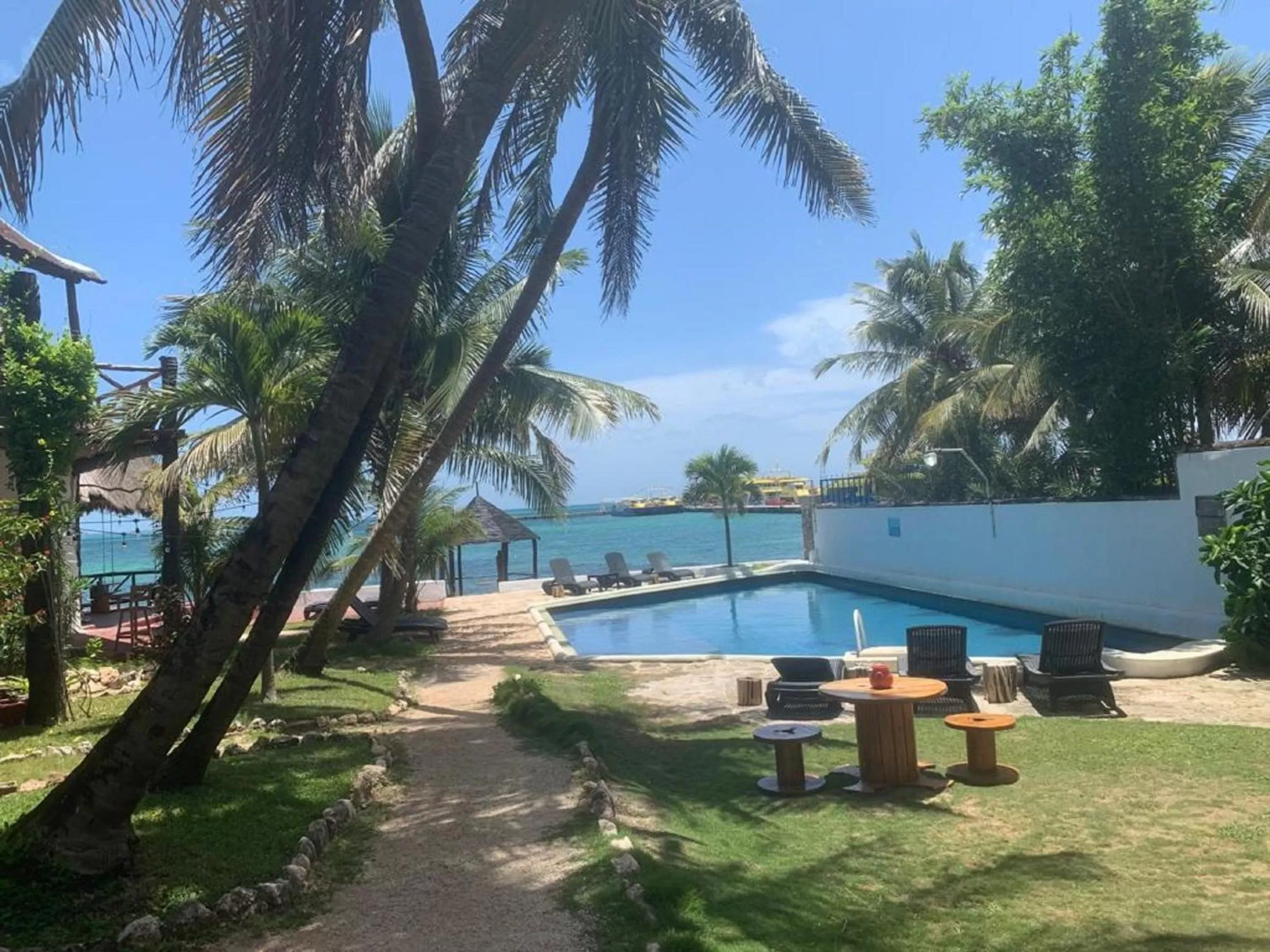 Swimming pool in Casa CARIBE Cancun