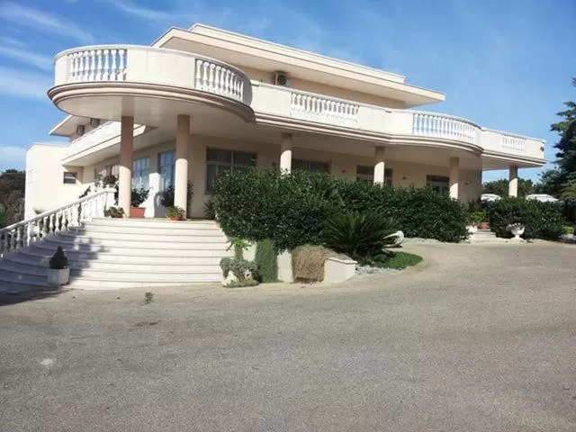 Decorative detail in Punto Verde