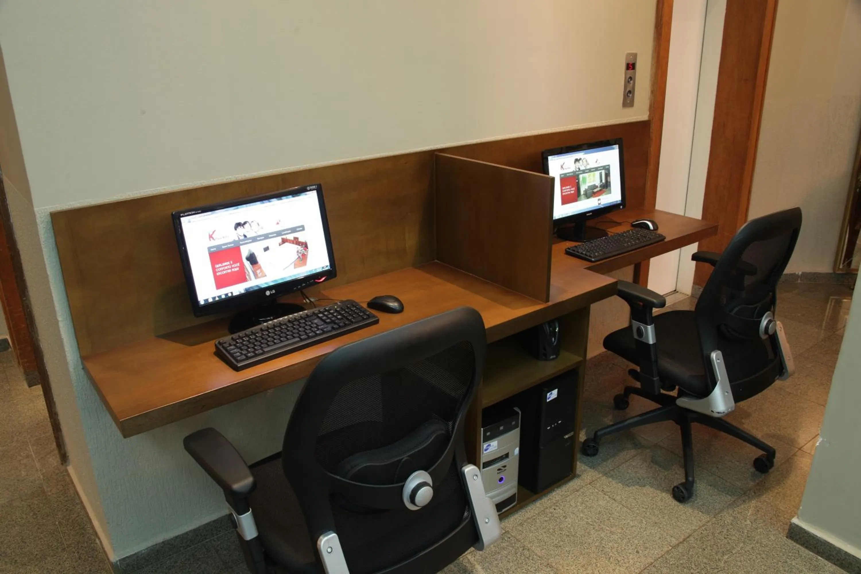 Business facilities in Hotel Kehdi Plaza