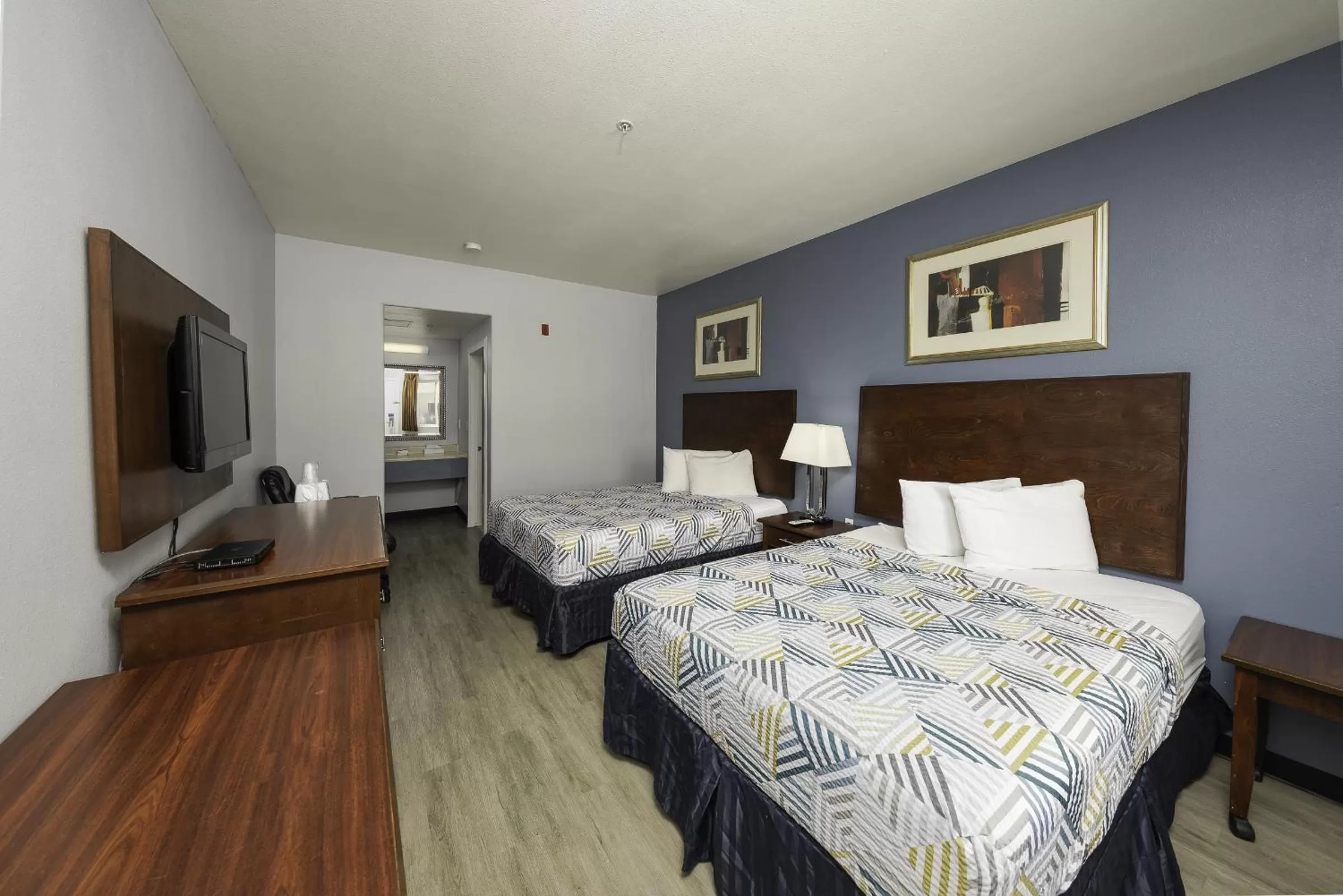 Photo of the whole room, Bed in Baymont by Wyndham Ridgecrest