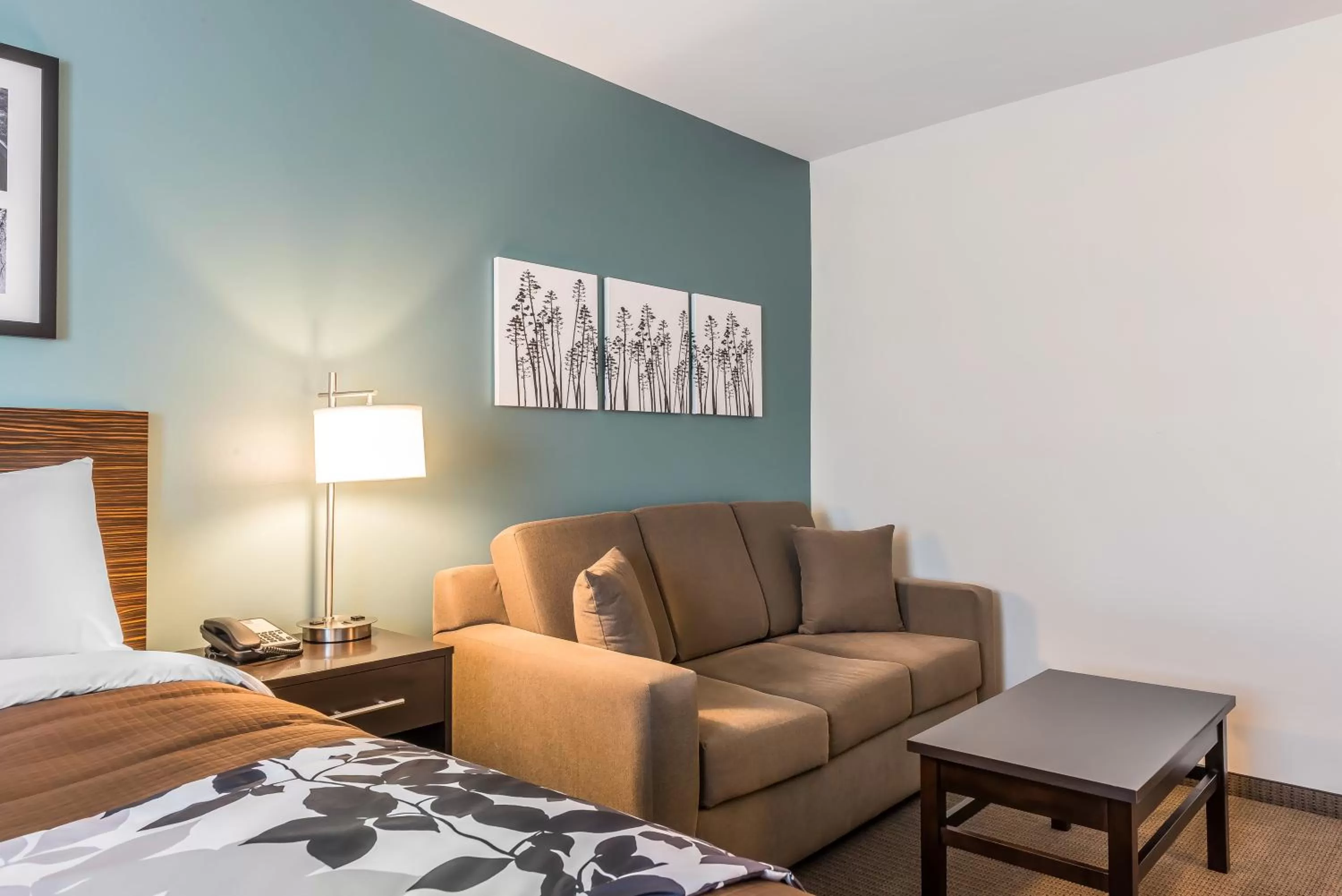 Bed in Sleep Inn & Suites Cumberland