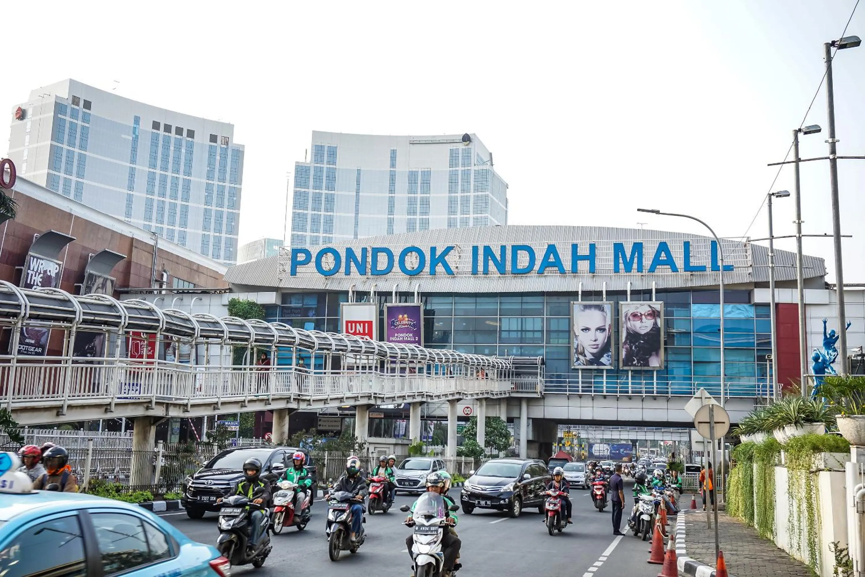 Nearby landmark in Capital O 141 Fatmawati Cozy Residence