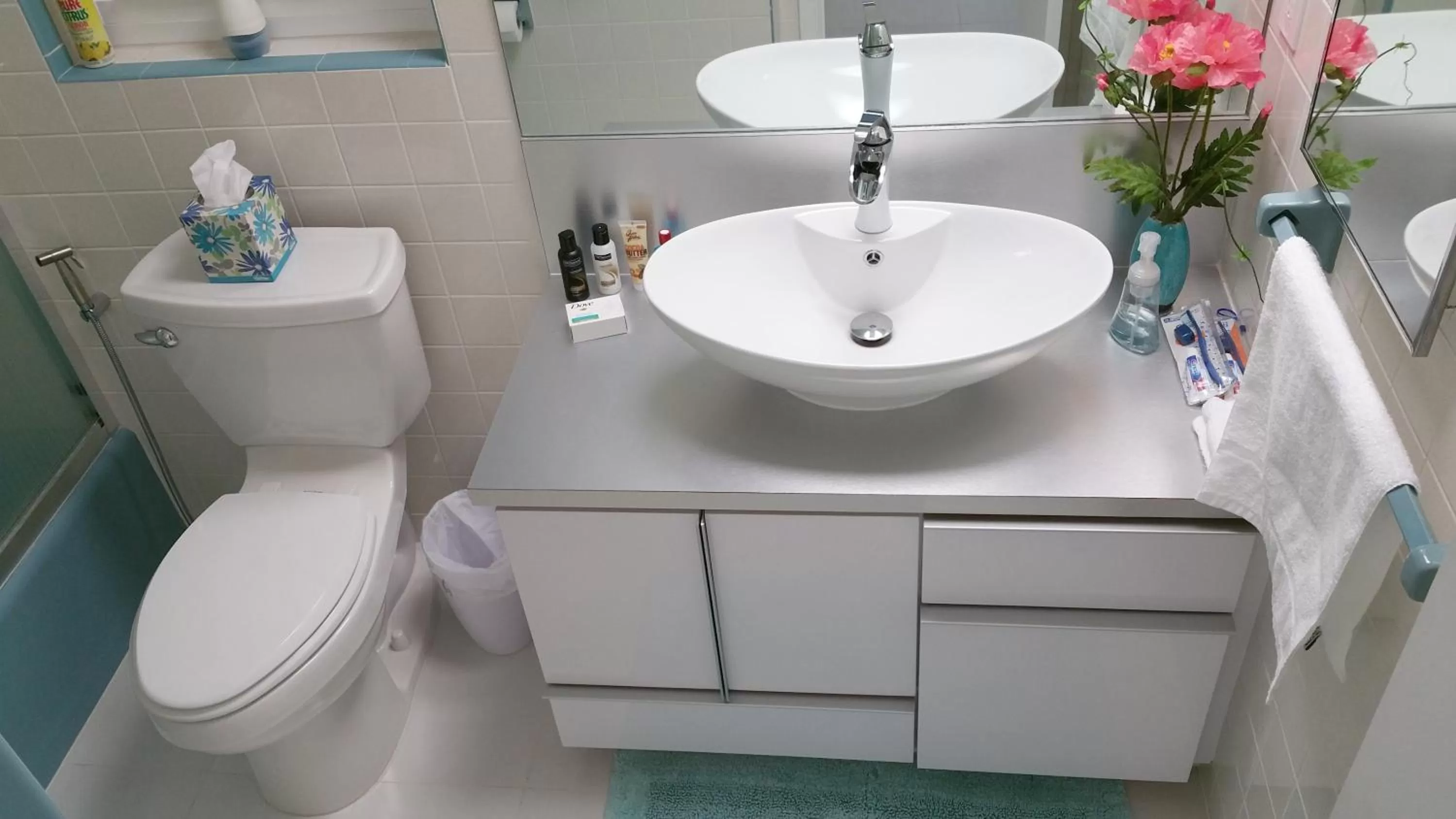 Bathroom in Downtown Hollywood Boutique Hotel