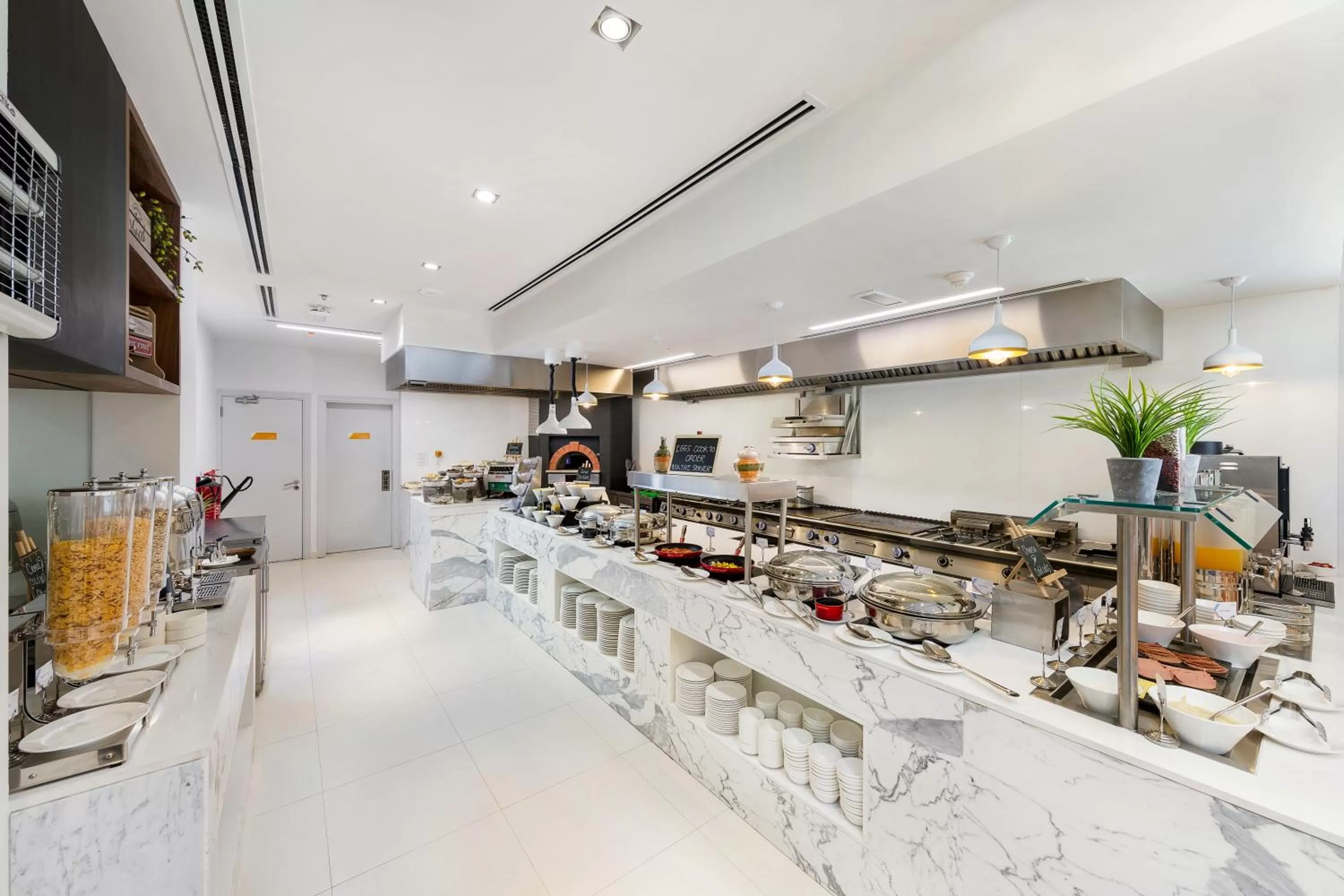 Restaurant/places to eat in Citymax Hotel Al Barsha