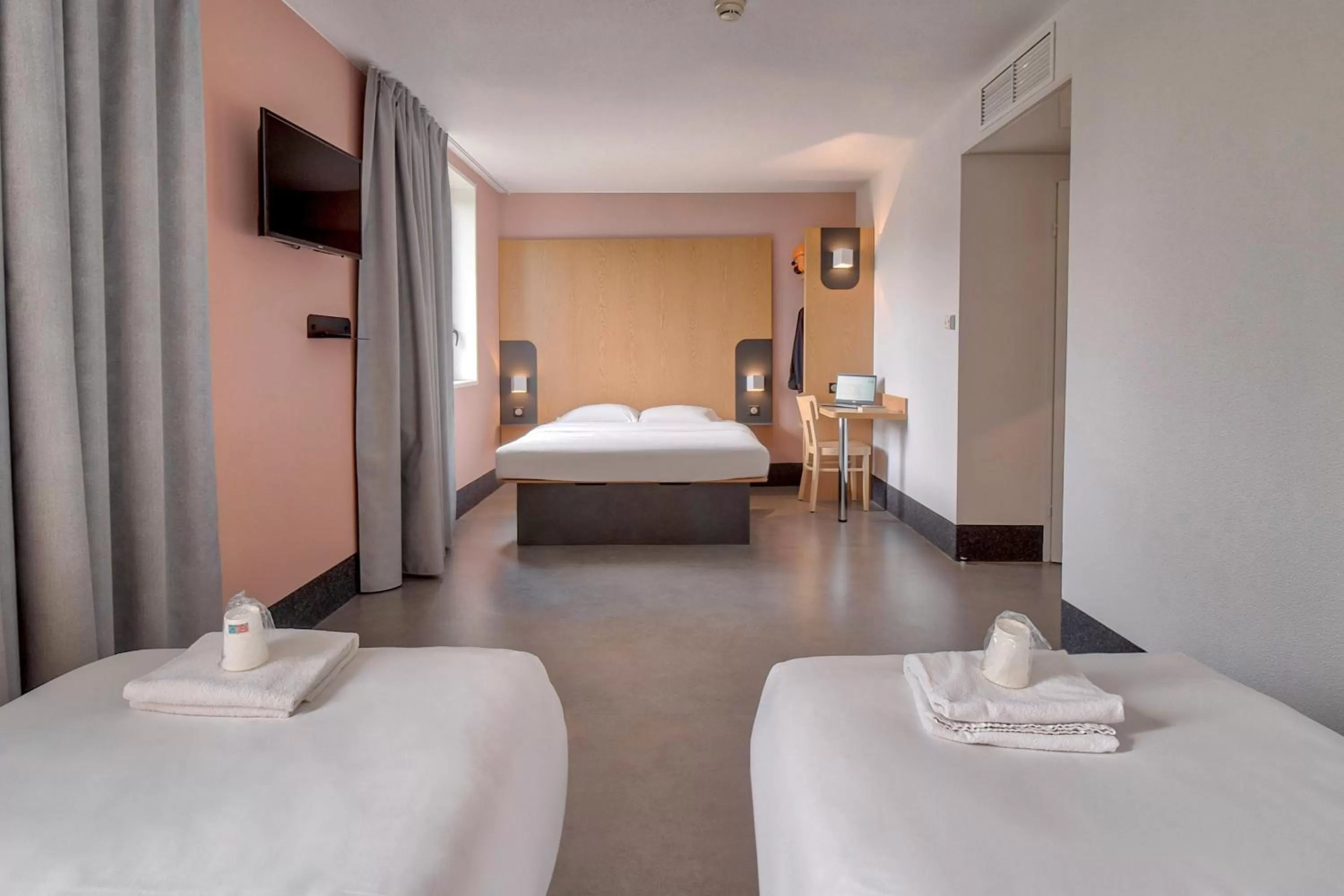 Bedroom, Bed in B&B HOTEL Bayonne Tarnos