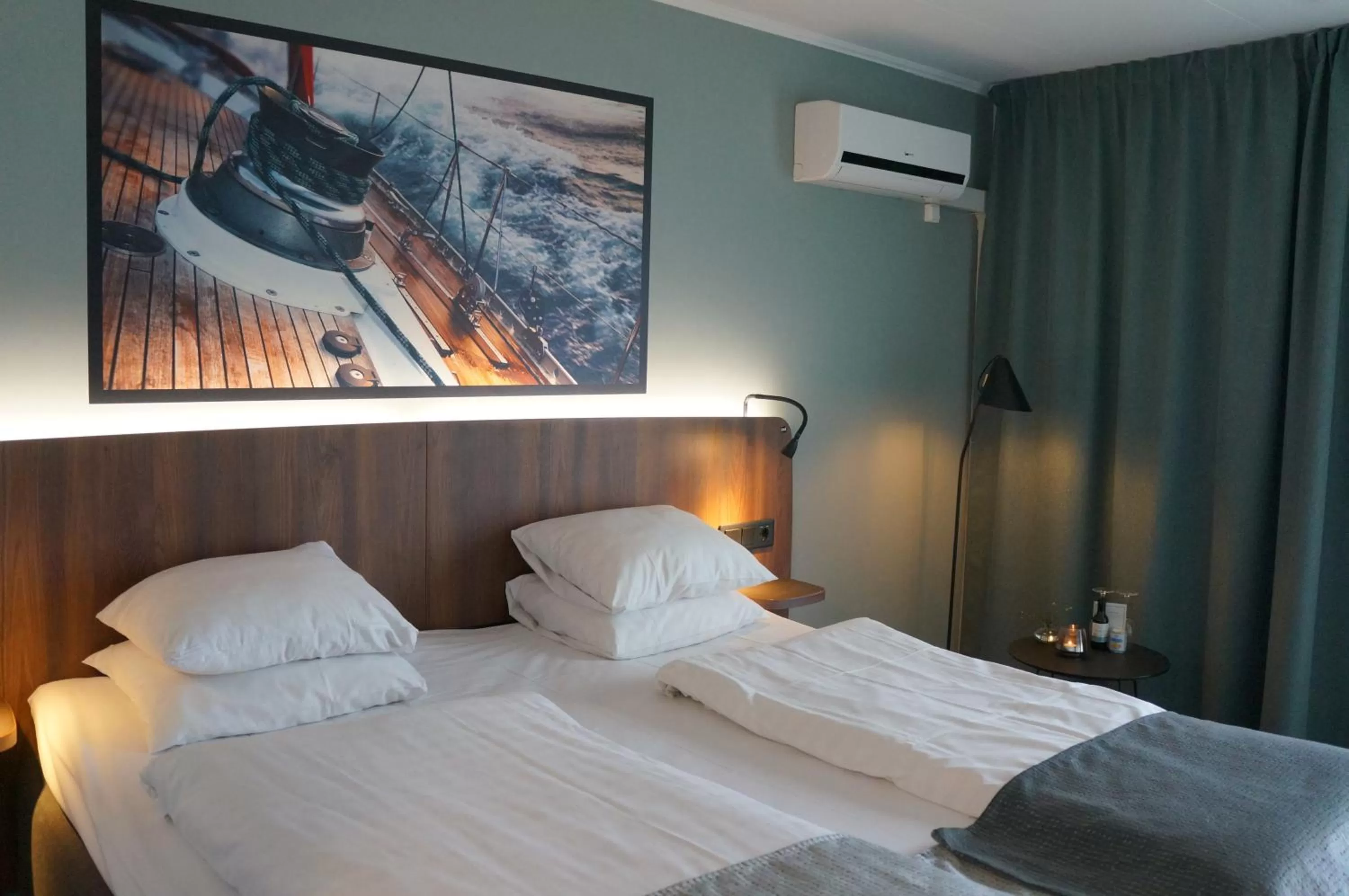 Photo of the whole room, Bed in Best Western Hotel Corallen