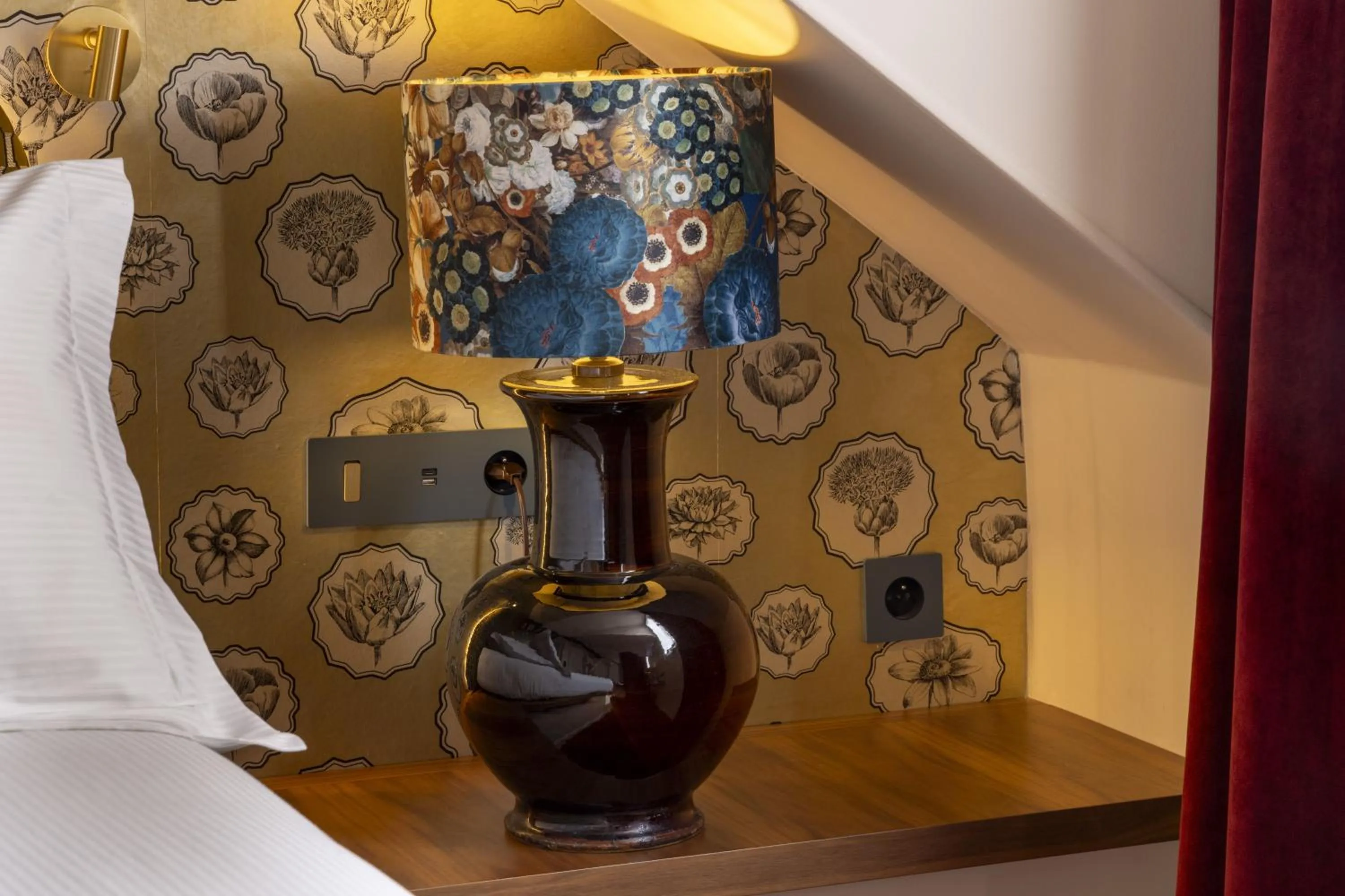 Decorative detail in Hotel L de Lutece - Notre-Dame