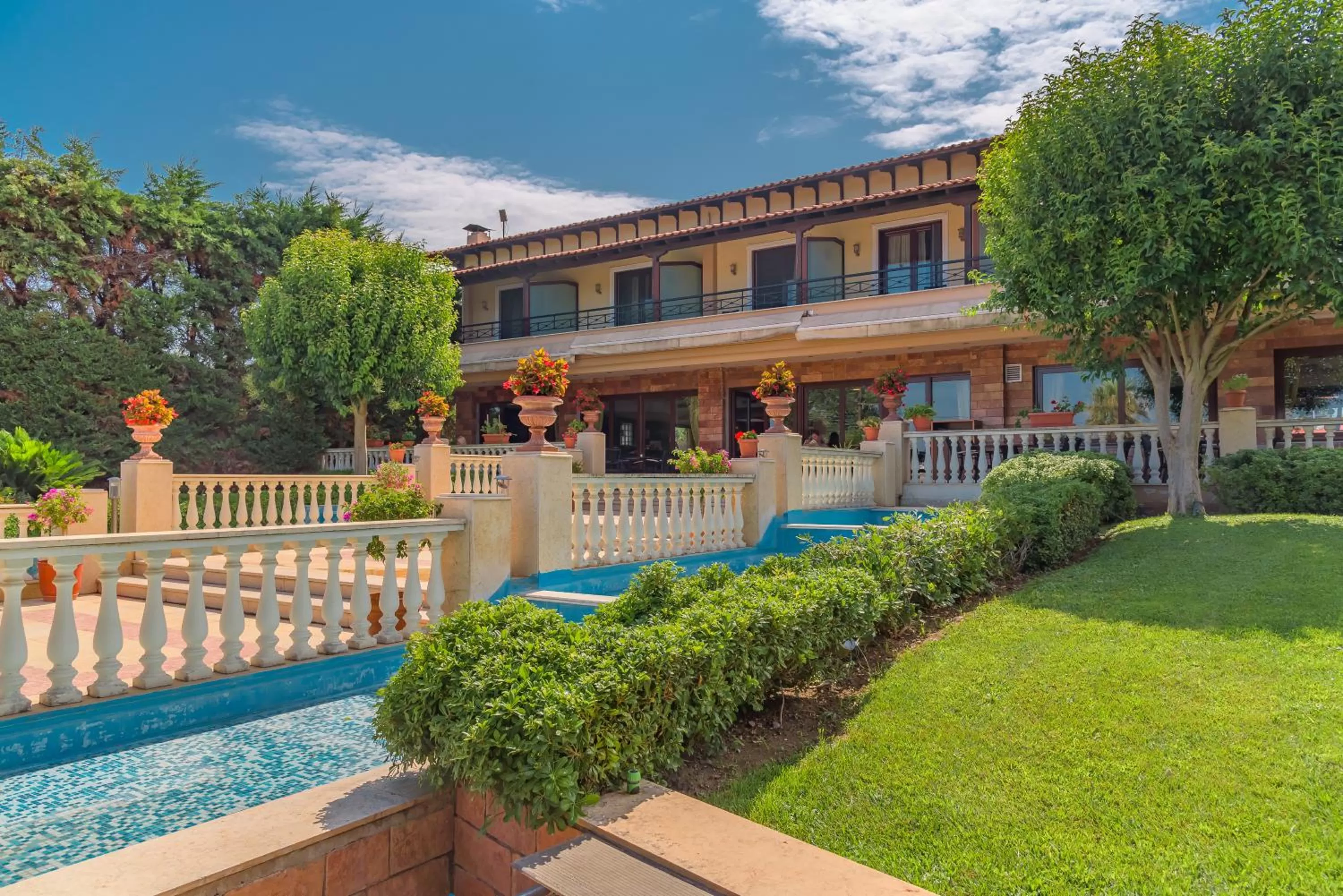 Garden in Avalon Airport Hotel Thessaloniki