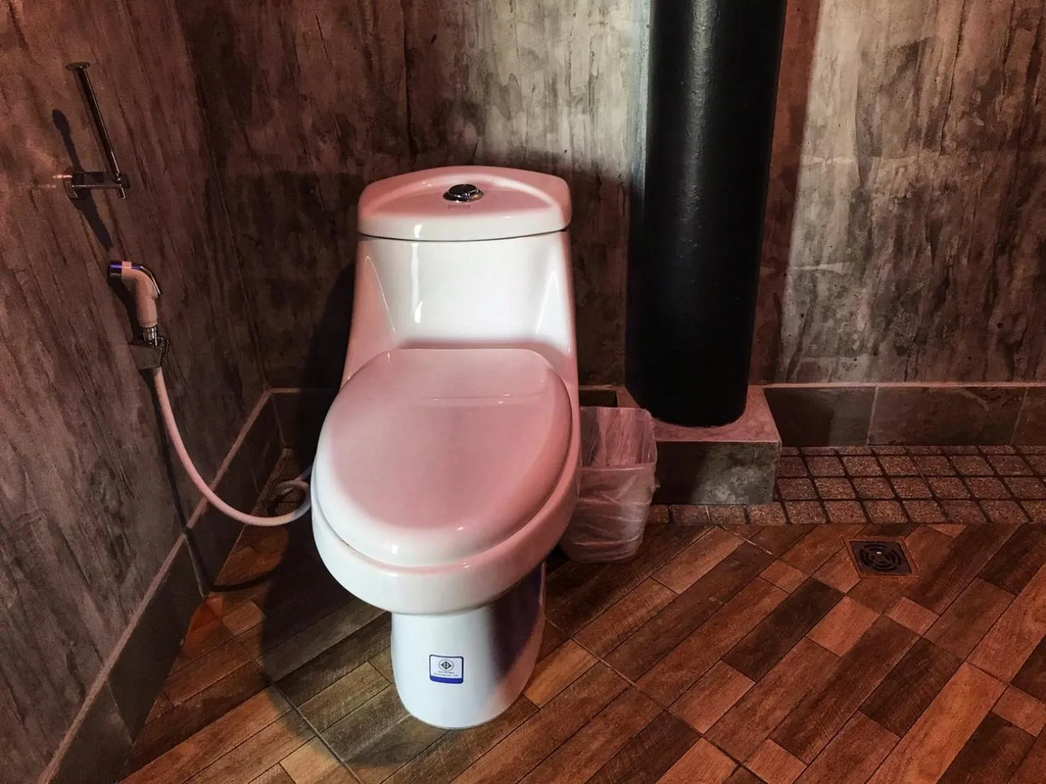 Toilet in Mangrove House Lanta Old Town