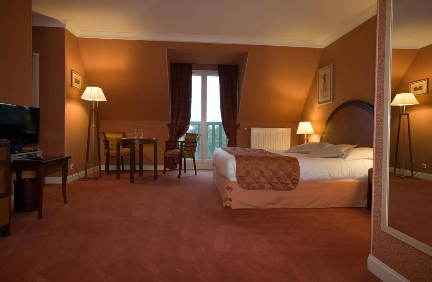 Seating area, Bed in Domaine De Villers & Spa