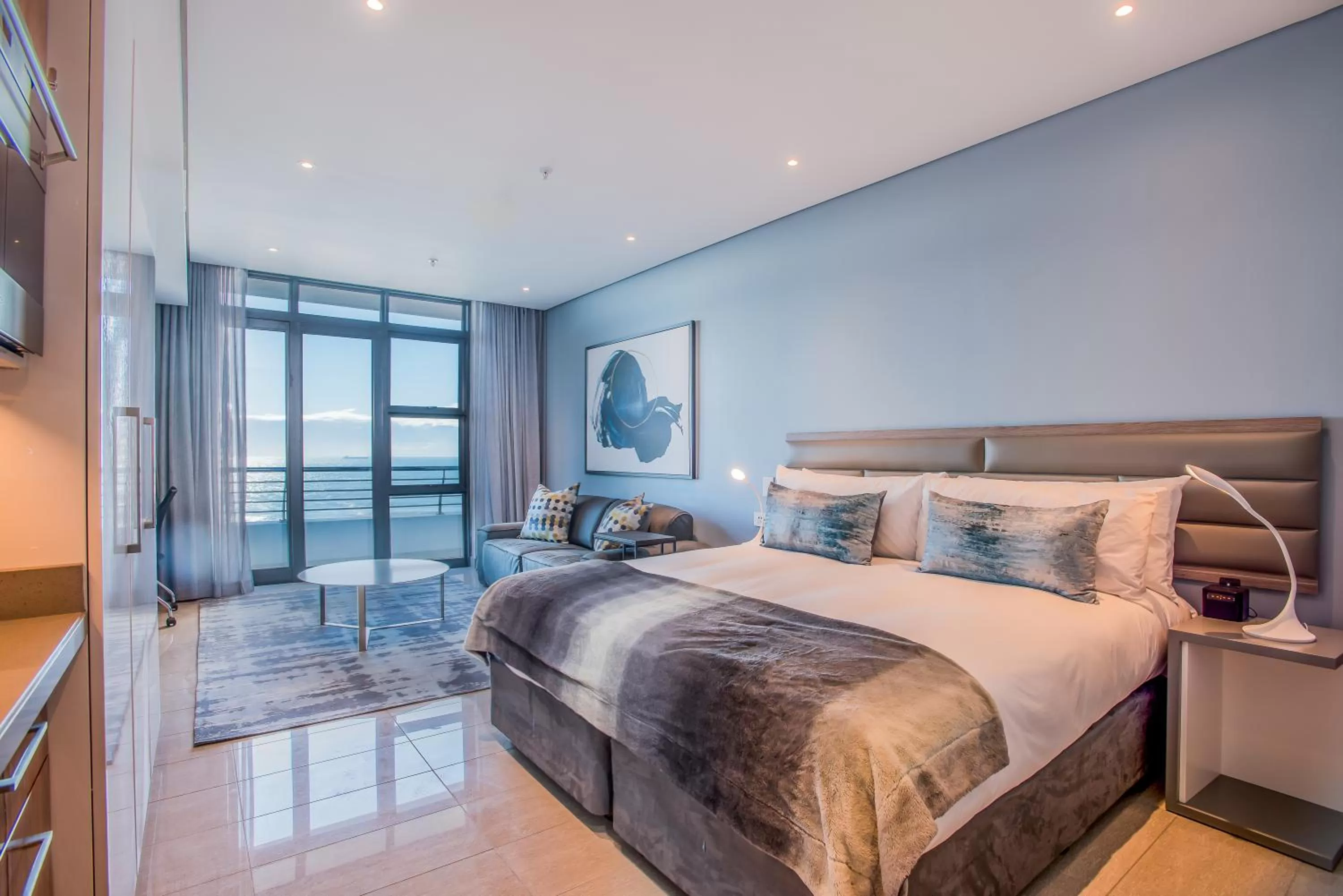 Photo of the whole room, Bed in The Capital Pearls Hotel