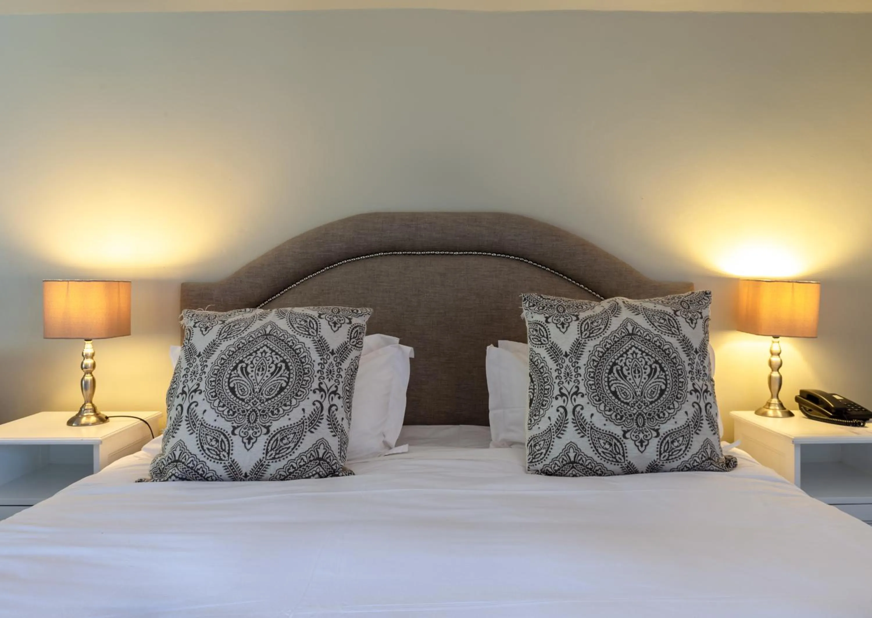 Bed in Whale Rock Luxury Lodge