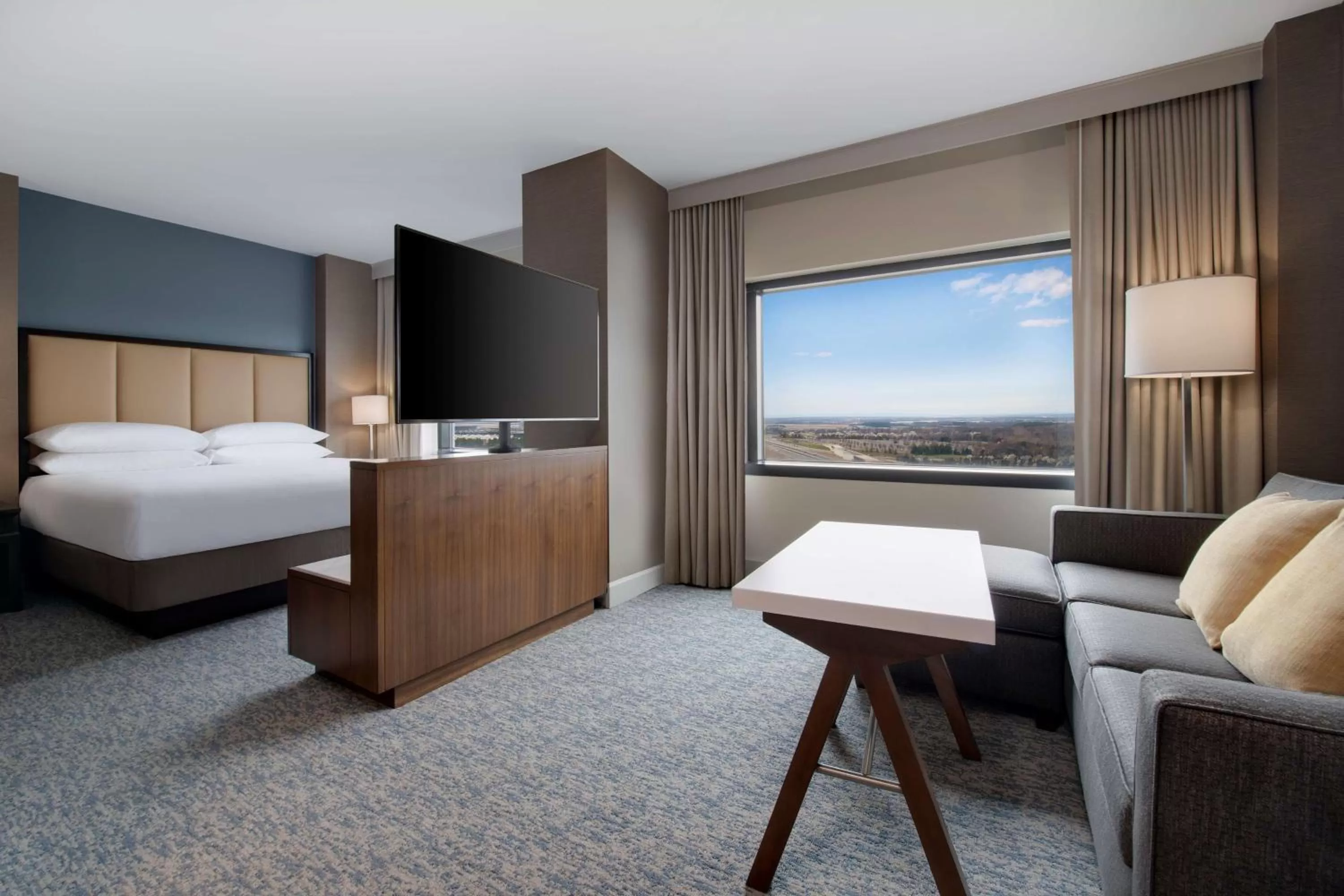 Photo of the whole room, Bed in Hyatt Regency Dulles