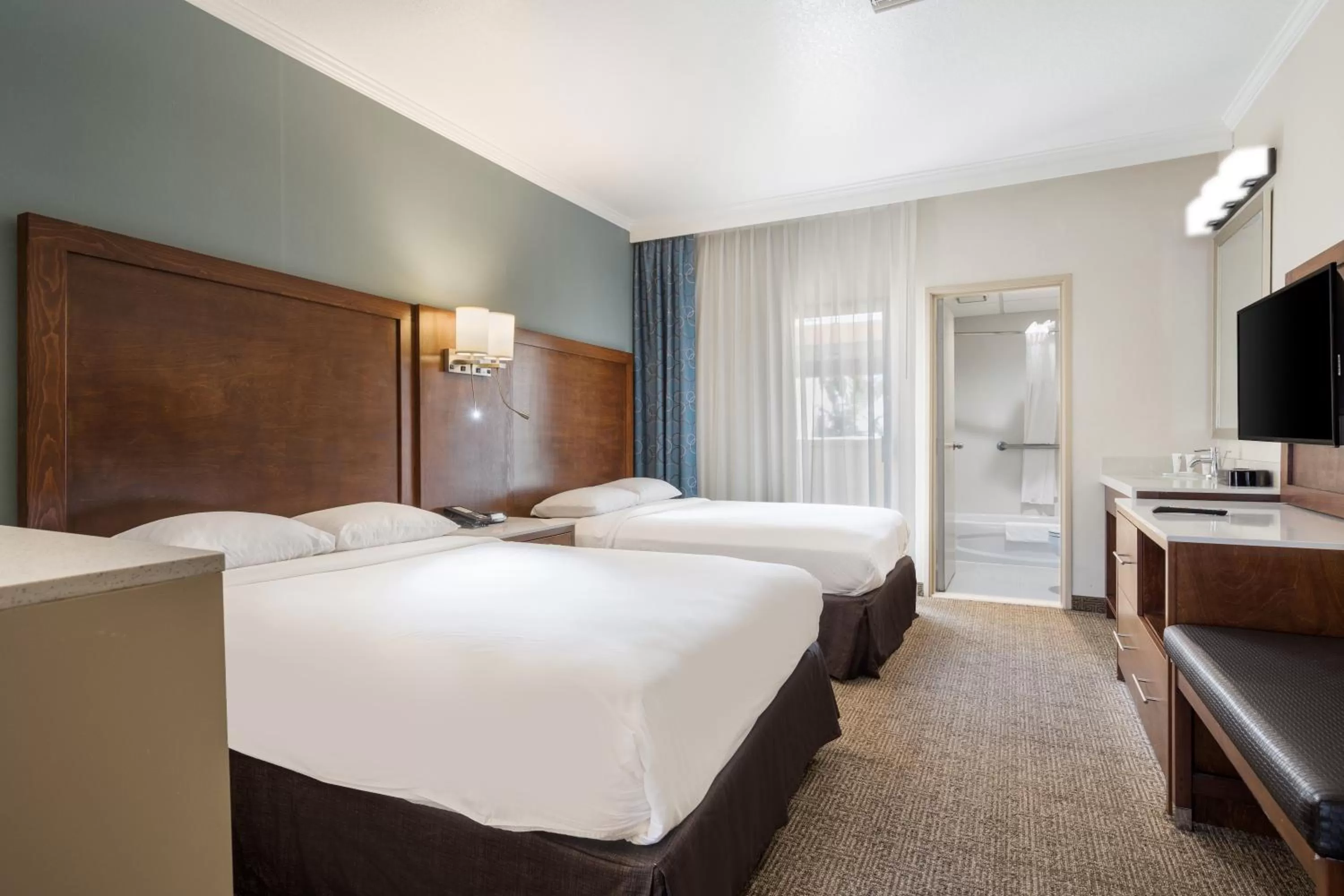 Bed in MainStay Suites Orange County John Wayne Airport