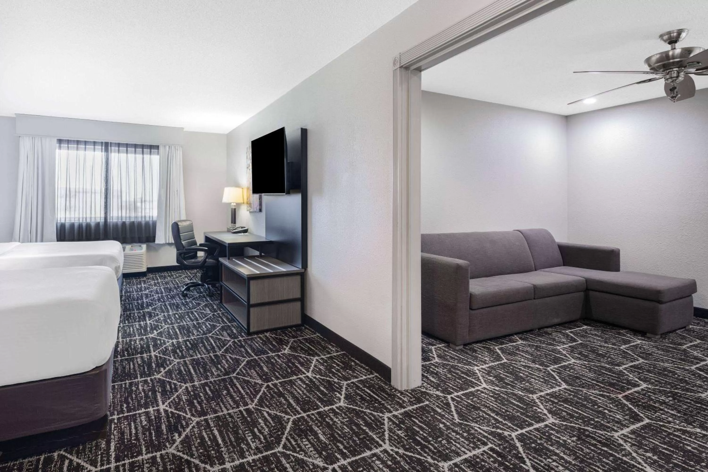 Bed in La Quinta by Wyndham Evansville