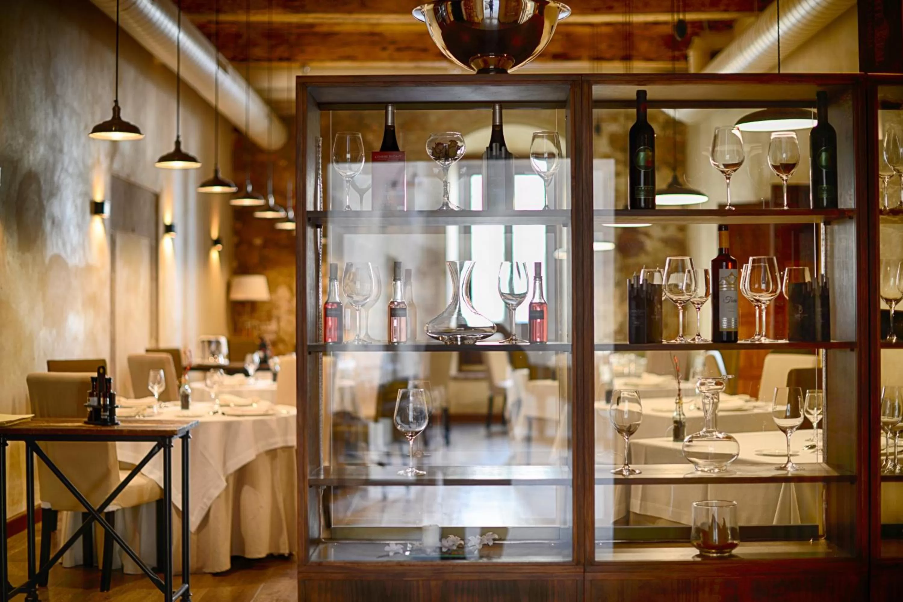 Restaurant/places to eat in Palacio Carvajal Girón