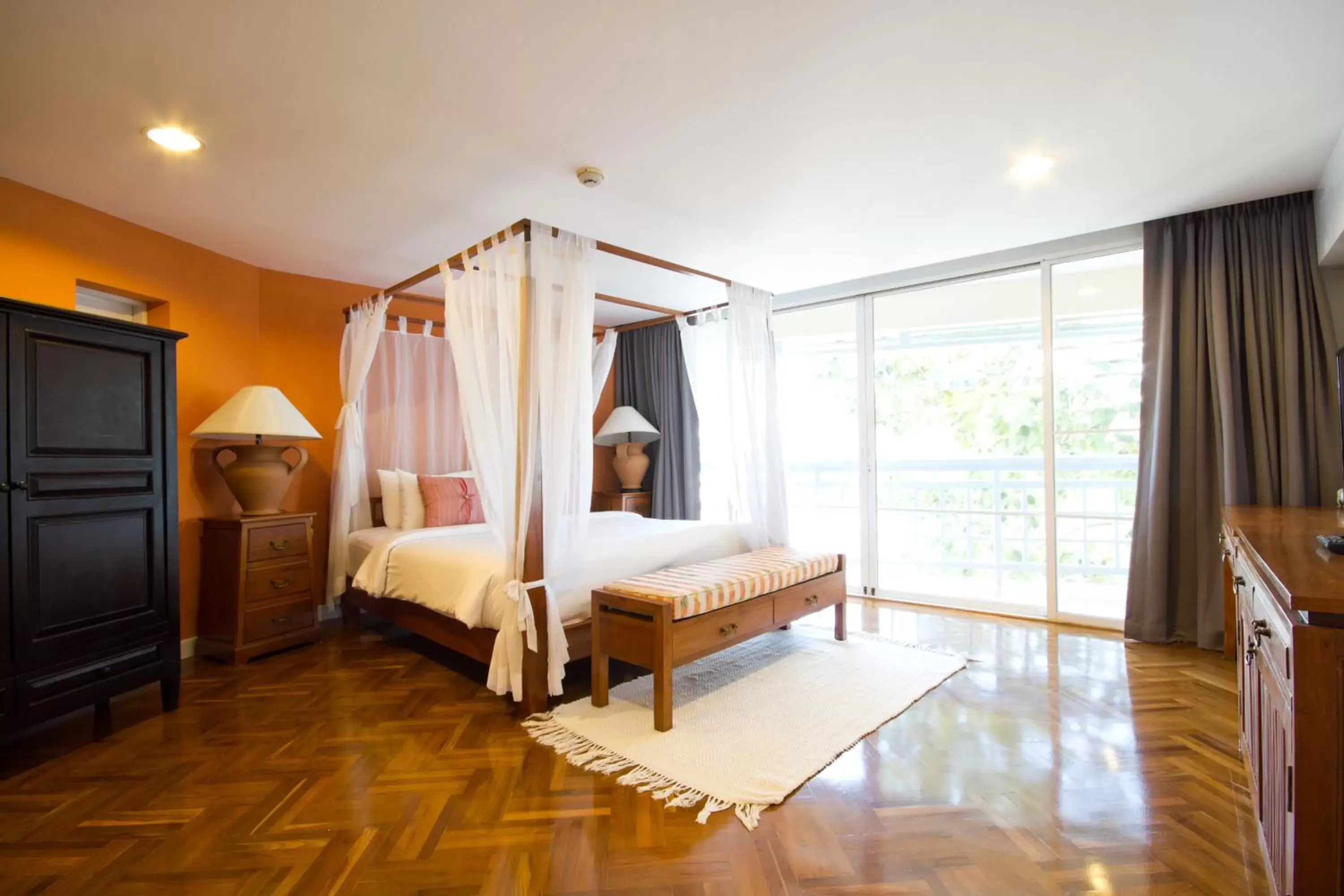 One-Bedroom Suite in Chom View Hotel, Hua Hin One-Bedroom Suite in Chom View Hotel, Hua Hin
