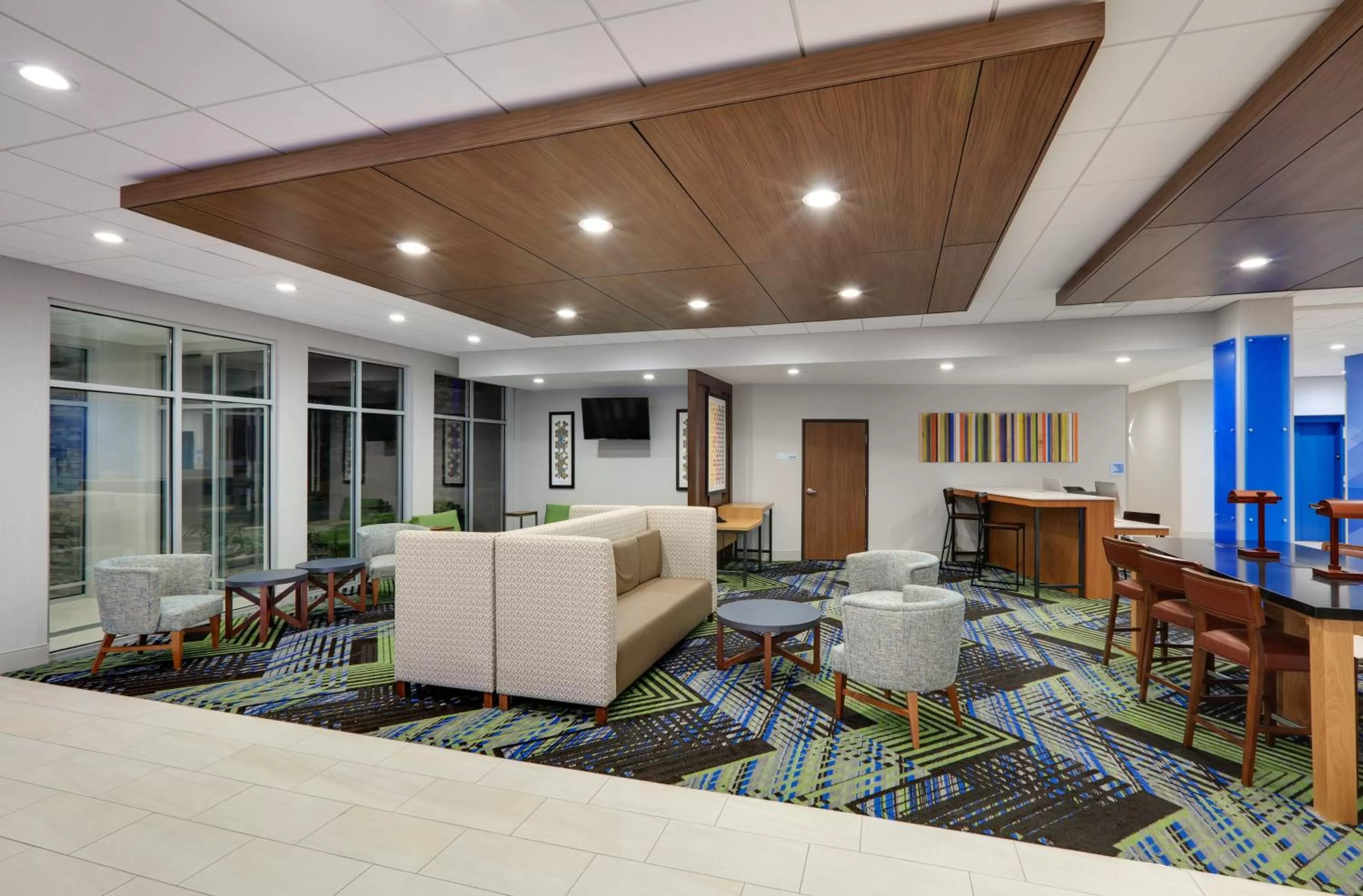 Property building in Holiday Inn Express & Suites - Dallas NW HWY - Love Field by IHG