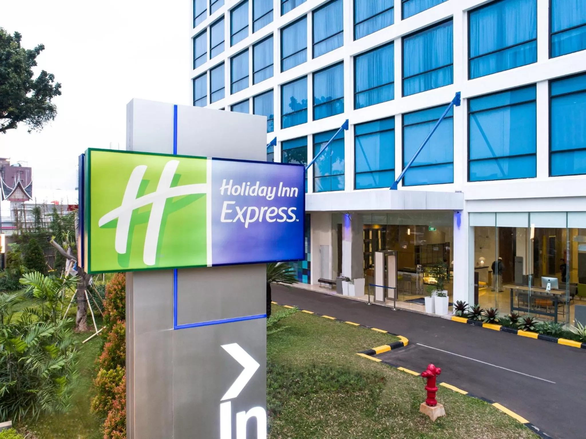 Property building in Holiday Inn Express Jakarta Matraman by IHG