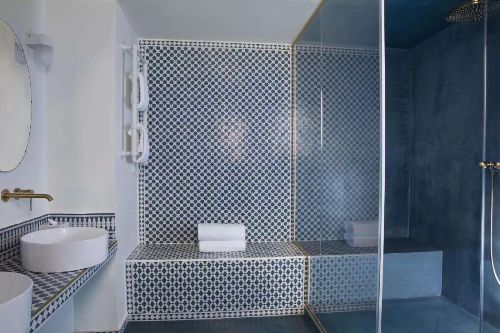 Steam room in Hôtel Monte Cristo