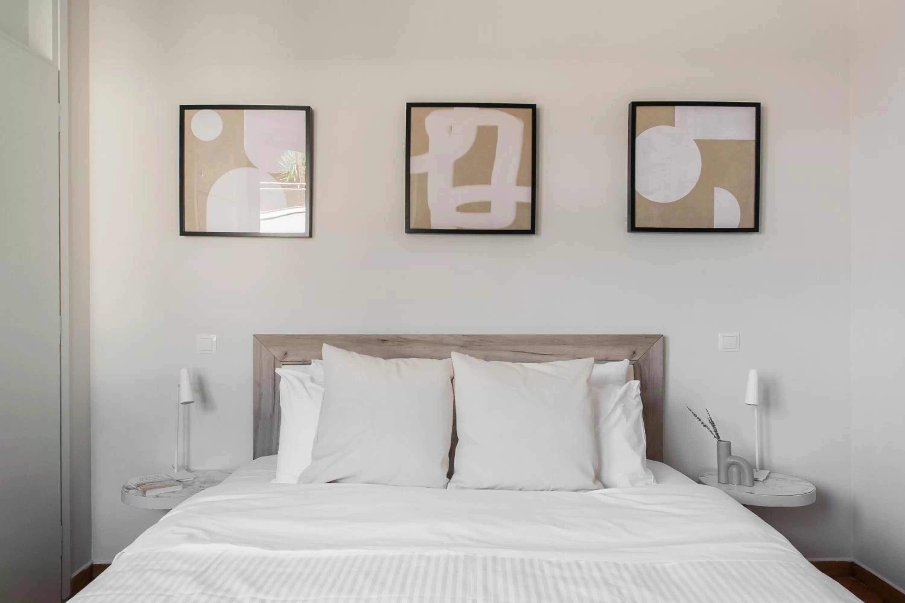 Bedroom, Bed in ZOIA The Hill by UPSTREET