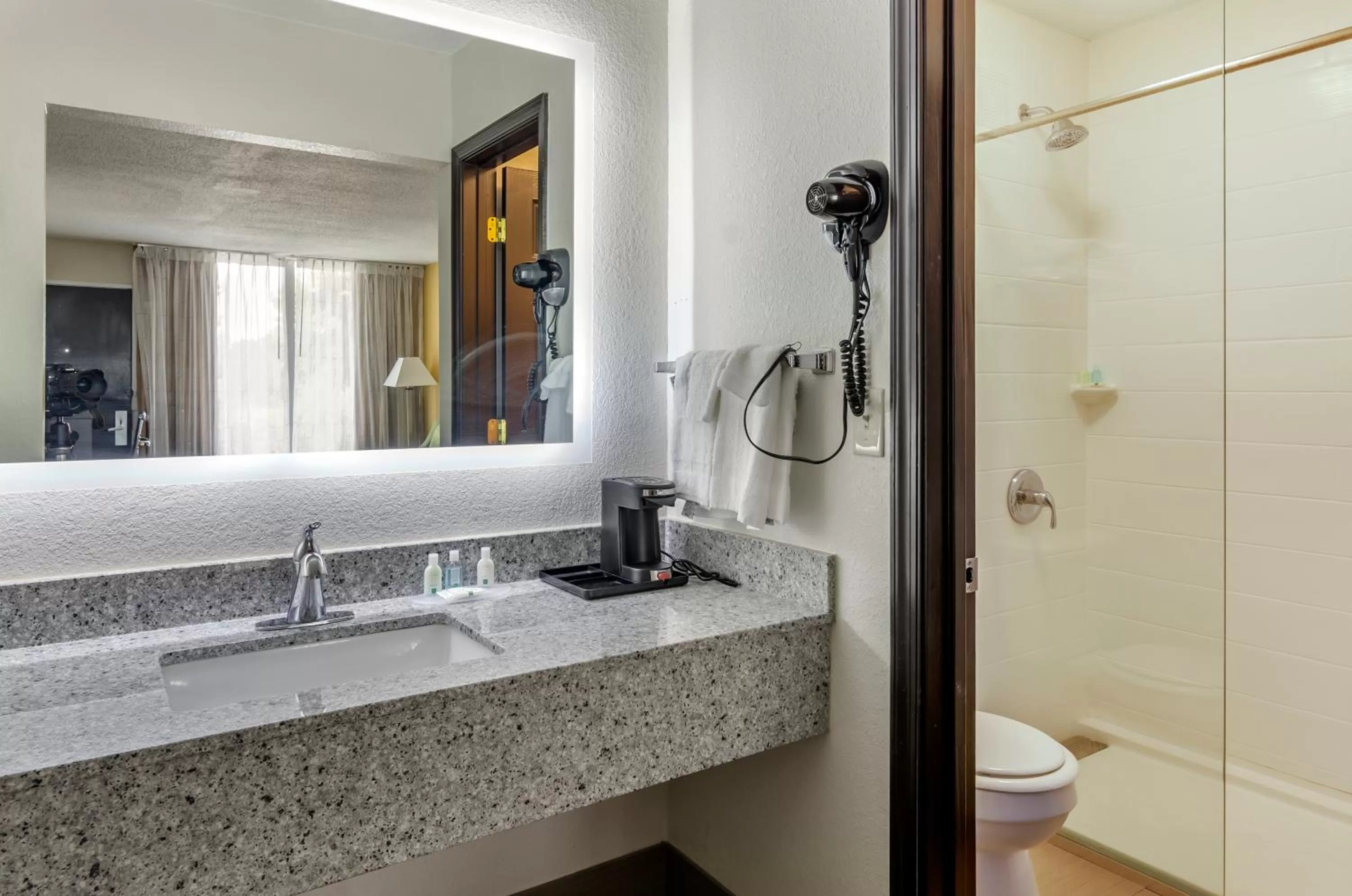 Shower in Quality Inn Verona - Staunton North