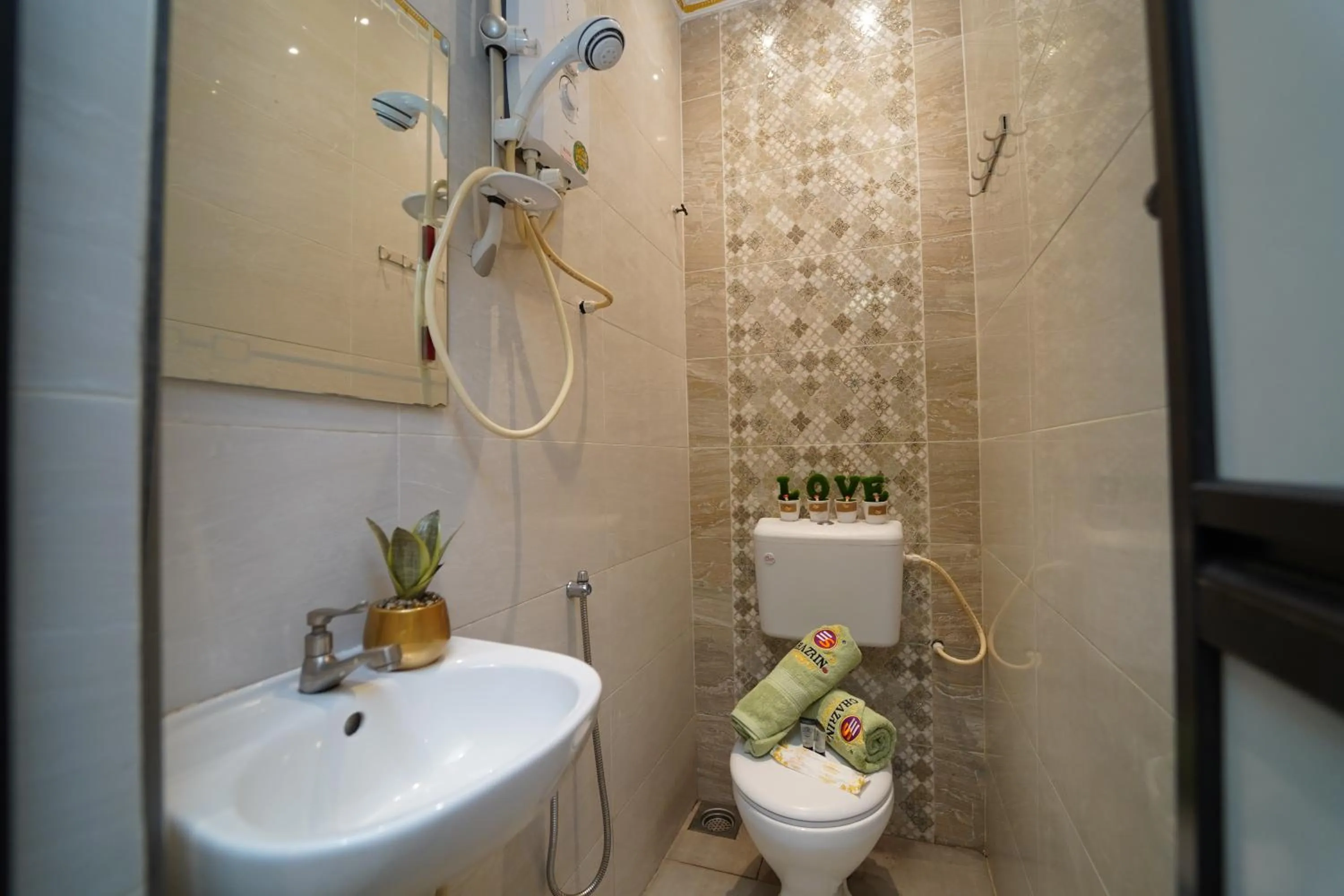 Ghazrin's Classic Hotel JB