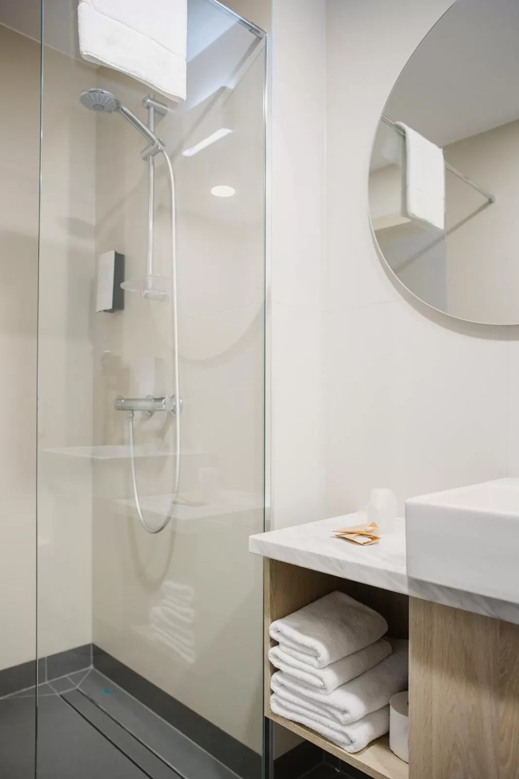 Shower in Magnus Resort